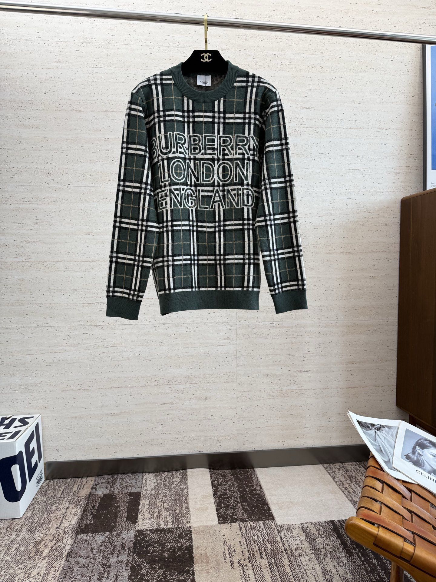 NO:625912,BUR25S autumn and winter men's round neck sweater is very amazing. The wool fabric supplied by customers has excellent breathability and warmth. Even if it is worn close to the body, it will not feel prickly. The comfort level is definitely beyond your imagination. You will understand when you get the actual product!  !  !  Code number 48-56,,burberry,sweaters,alexander wang19860909BUR25S秋冬男士圆领毛衣,十分惊艳,客供羊毛面料 拥有优越的透气性与保暖性,即便是贴身穿着也不会有扎刺感可言,舒适程度绝对超乎你的想象,实物到手你就会懂得！！！码数48-56,,burberry,sweaters,alexander wang,Men's clothing