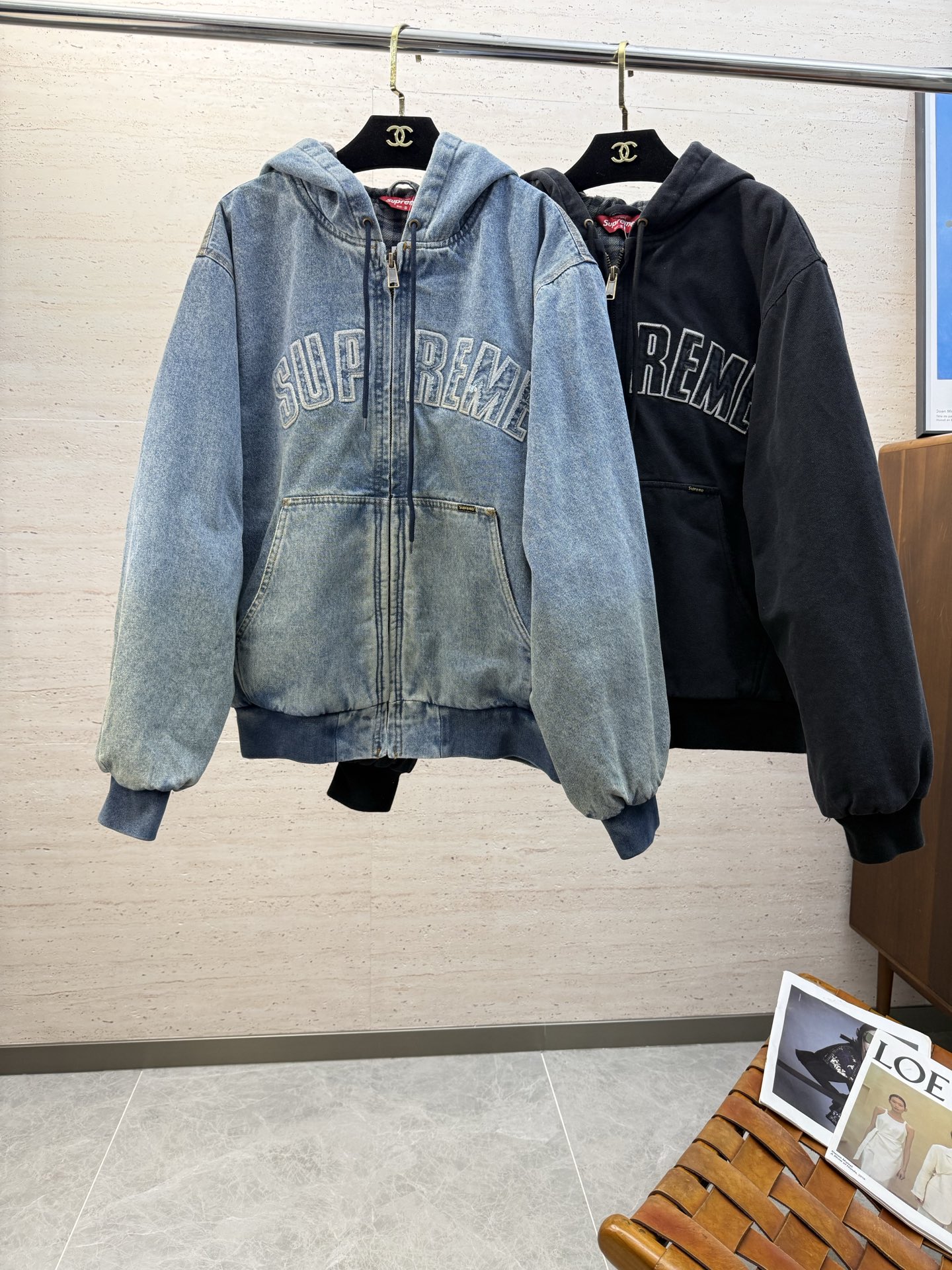 NO:644694,SUPREME 25S autumn and winter casual denim hooded jacket and cotton jacket...an absolutely heavy-duty top-notch item, with classic colors infused with modern ideas...very high-end texture, extremely wearable and excellent scratch resistance!  !  !  Size S-XL,,jackets & coats,jackets & coats,hats,alexander wang19860909SUPREME 25S秋冬休闲牛仔连帽夹克棉服外套........一款绝对重工的顶级单品,颜色经典衣橱注入现代新意.......非常高档次的质地,实穿性极高 挺刮性极好！！！码数S-XL,,jackets & coats,jackets & coats,hats,alexander wang,Men's clothing