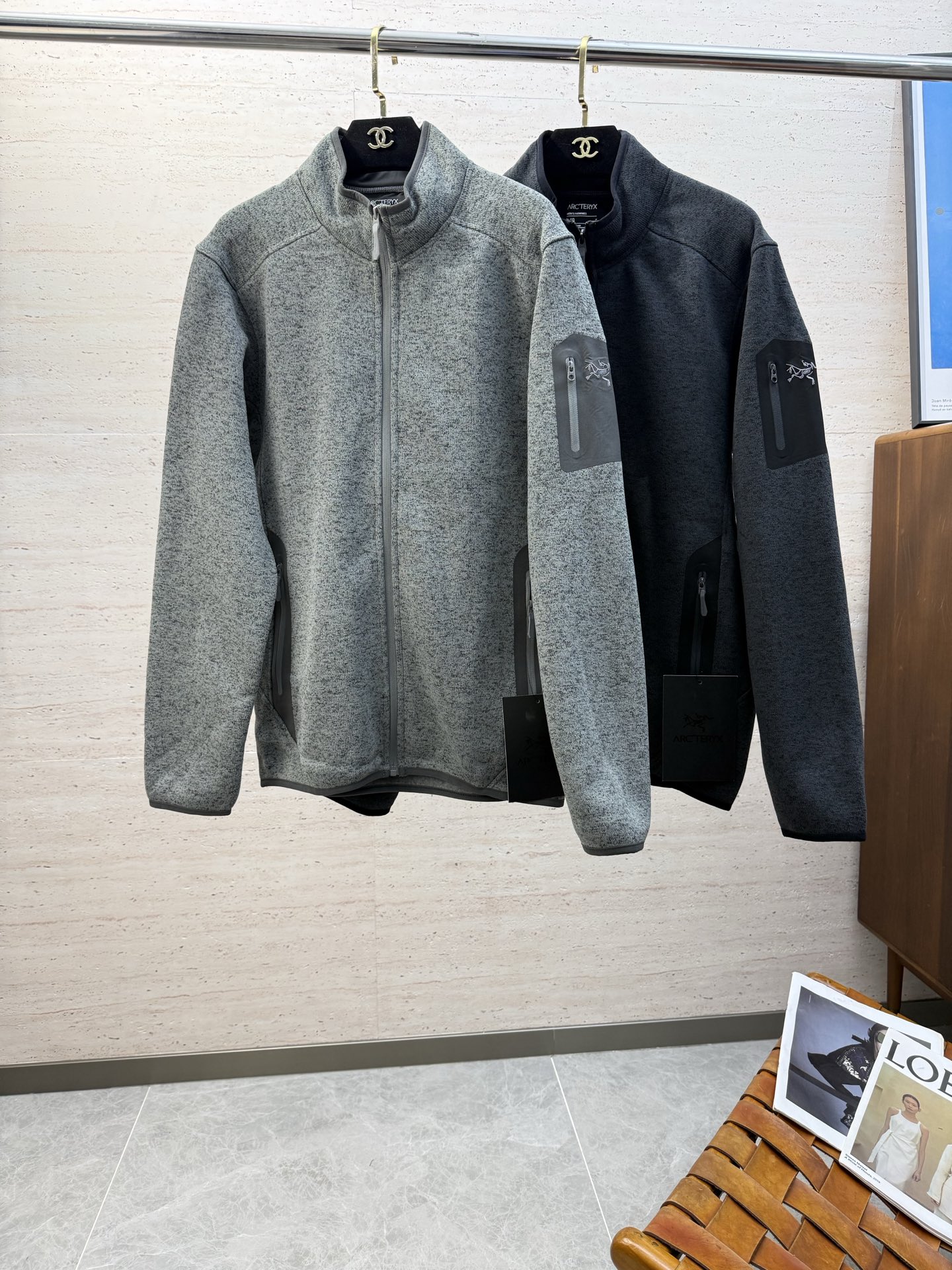 NO:644703,ARC25S new autumn and winter fleece casual warm stand-up collar jacket...an absolutely heavy-duty top-notch item, with classic colors and modern new ideas for wardrobe...very high-end texture, extremely wearable and excellent scratch resistance!  !  !  Size M-3XL,,jackets & coats,jackets & coats,alexander wang19860909ARC25S秋冬新款抓绒休闲保暖立领夹克外套........一款绝对重工的顶级单品,颜色经典衣橱注入现代新意.......非常高档次的质地,实穿性极高 挺刮性极好！！！码数M-3XL,,jackets & coats,jackets & coats,alexander wang,Men's clothing