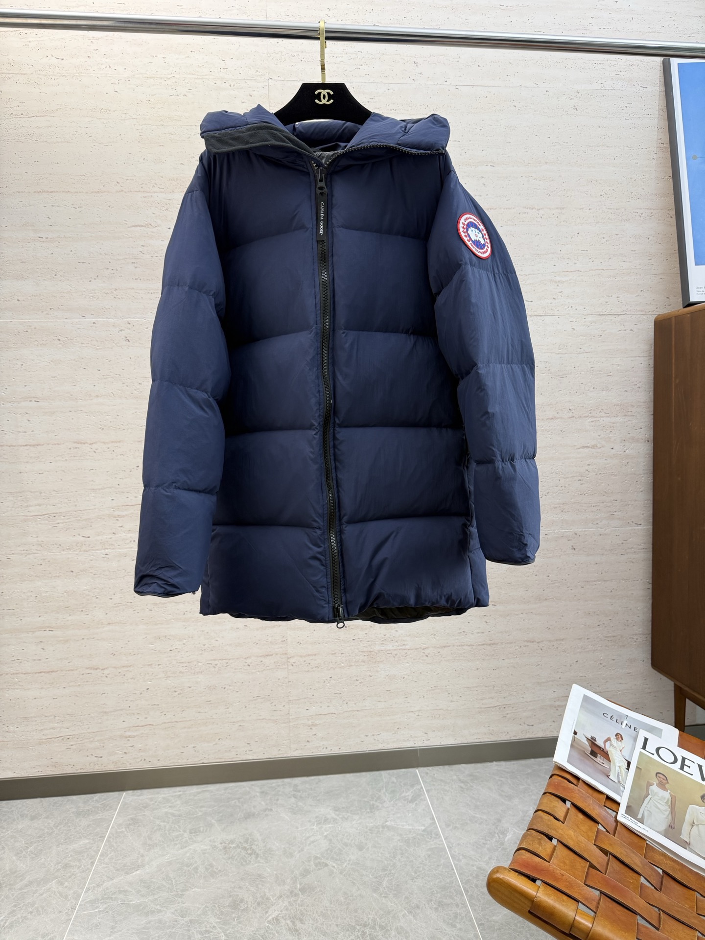 NO:644680,CANADA GOOSE25S autumn and winter outdoor men's hooded down jacket... Outdoor waterproof and windproof down jacket, waterproof fabric with waterproof zippers, not only has unrivaled quality, but is filled with high-quality 90 white duck down, the amount of down is extremely high... and the shape is very in place, the upper body is quite good-looking. There are many highlights in the details, the placket pockets have original zippers, and the waterproof and warm performance is excellent!  Size S-2XL,,down jacket,hats,alexander wang19860909CANADA GOOSE25S秋冬户外男款连帽羽绒服…… 户外防水防风羽绒服,防水面料搭配防水拉链,不仅品质无敌,内充优质90白鸭绒,充绒量极高…………而且版型非常的到位,上身相当的好看 细节的亮点非常多,门襟口袋 原版拉链,防水保暖性能极佳！码数S-2XL,,down jacket,hats,alexander wang,Men's clothing