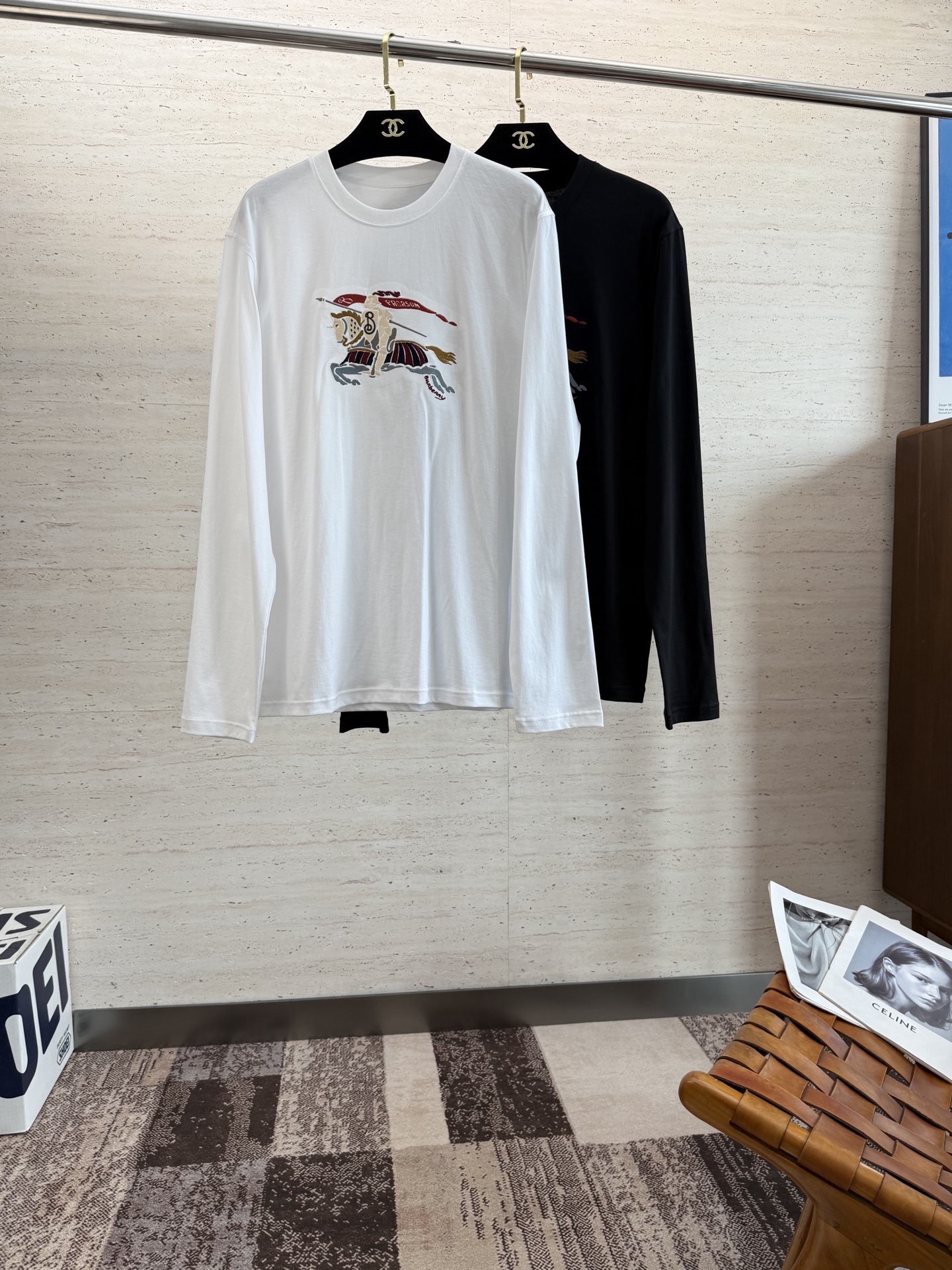 NO:644701,BUR25S autumn men's round neck long-sleeved sweatshirt...Regular fit, pure cotton fabric, breathable, soft and comfortable upper body, fabric ready-made, washed twice, machine washable and not easy to deform, size S-2XL,,burberry,hoodie,sweatshirts,alexander wang19860909BUR25S秋季男士圆领长袖卫衣......常规版型 纯棉面料 上身透气柔软舒适 面料成衣两遍洗水 机洗不易变形 码数S-2XL,,burberry,hoodie,sweatshirts,alexander wang,Men's clothing