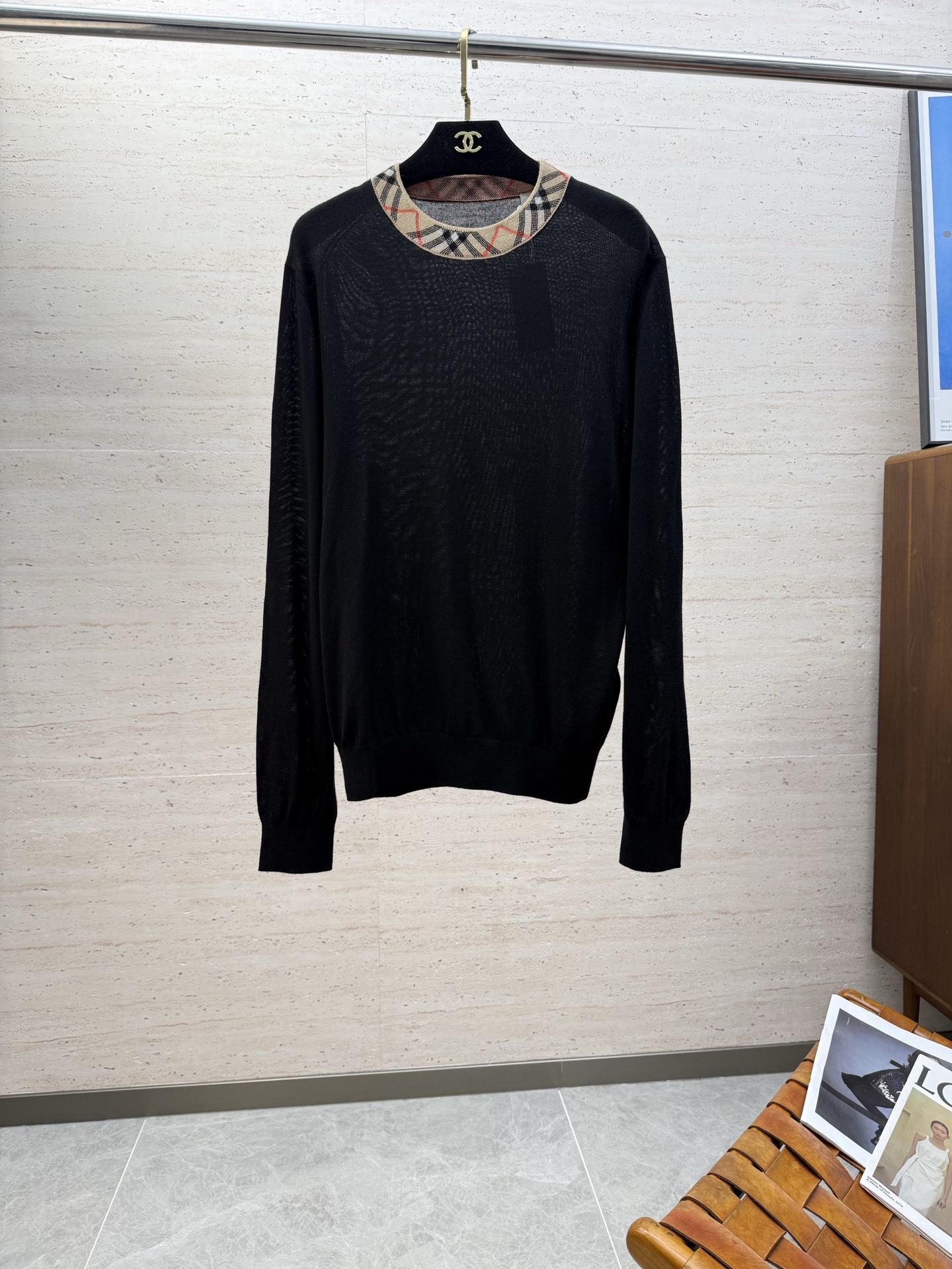 NO:644678,BUR25S autumn and winter men's round neck bottoming long sleeves. If you like it, you just like it. No need to cover it up. Deeply imprinted in your heart. Extremely durable and comfortable. Excellent cotton feel. Solid color series. The whole T-shirt appears in a very natural state. The style is simple and elegant. The whole product is easy to wear for commuting!  !  !  Size S-2XL,,burberry,tees,t-shirt,alexander wang19860909BUR25S秋冬男士圆领打底长袖 喜欢就是喜欢 无需掩盖 深深印入你的内心 耐穿性和舒适度极强 超棒的棉感 纯色系列,整件T恤呈现的状态非常的自然,款式简单大气,全品相穿搭便捷通勤！！！码数S-2XL,,burberry,tees，t-shirt,alexander wang,Men's clothing