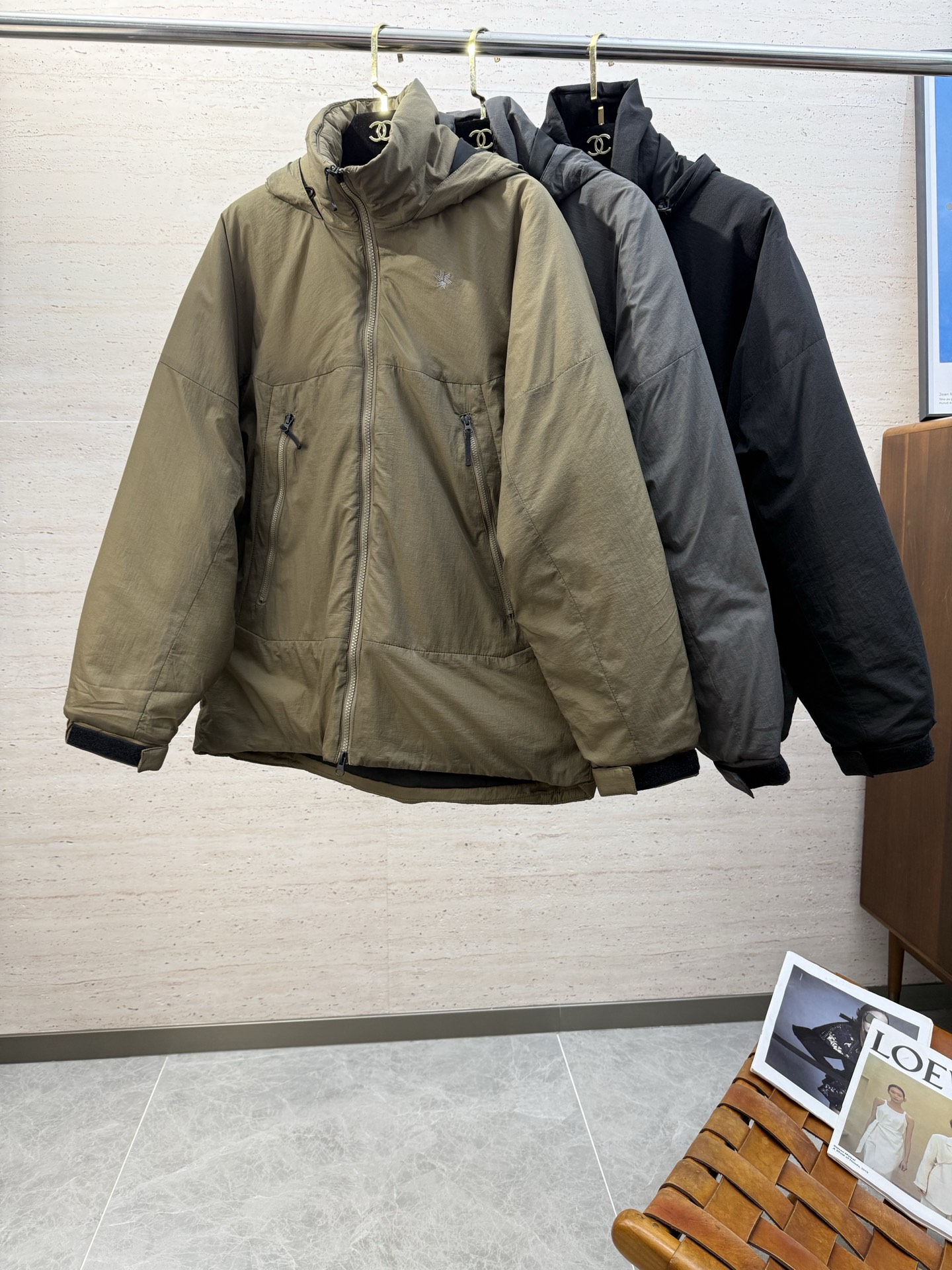 NO:653293,Glodwin25S new autumn and winter casual hooded jacket and cotton jacket...an absolutely heavy-duty top-notch item, with classic colors and modern new ideas for wardrobe...very high-end texture, extremely wearable and extremely scratch-resistant!  !  !  Size S-XL,,jackets & coats,jackets & coats,hats,alexander wang19860909Glodwin25S秋冬新款休闲连帽夹克棉服外套........一款绝对重工的顶级单品,颜色经典衣橱注入现代新意.......非常高档次的质地,实穿性极高 挺刮性极好！！！码数S-XL,,jackets & coats,jackets & coats,hats,alexander wang,Men's clothing