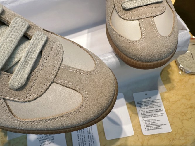 Leather and Suede Upper German Army Trainer with Rubber Sole for Comfort