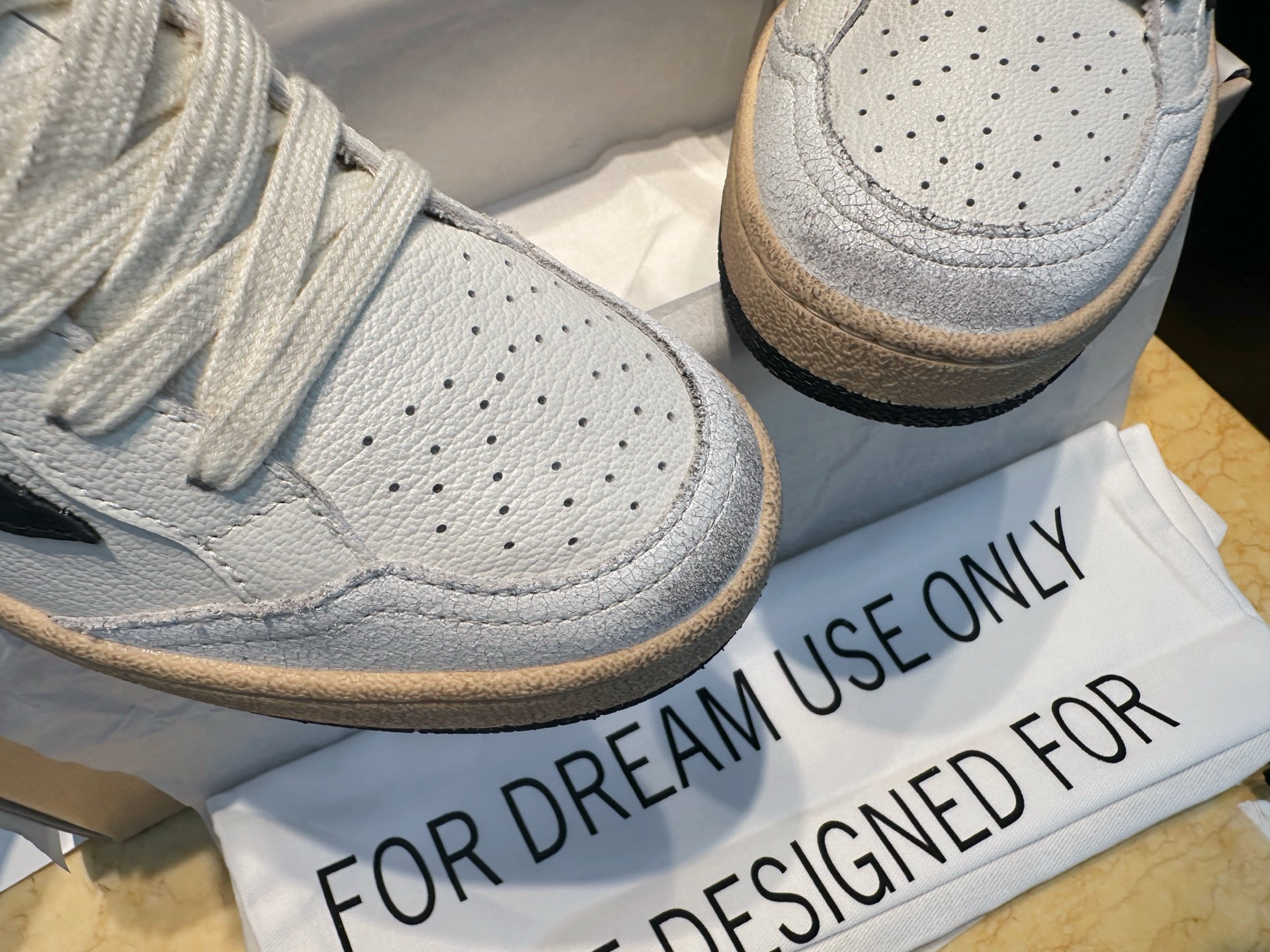 Ball Star Sneakers met Gebroken Patroon en Zwarte Sterren - Stijlvol en Comfortabel