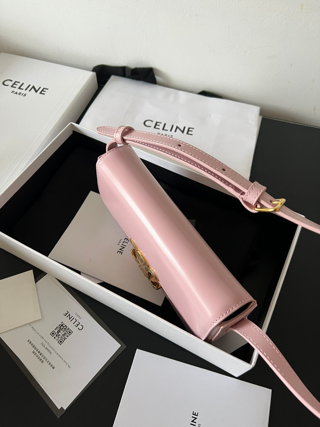 Celine Delivery, real shot, brand new shot Imported original factory genuine grade ~ natural hand-rubbed imported leather special grade all-steel