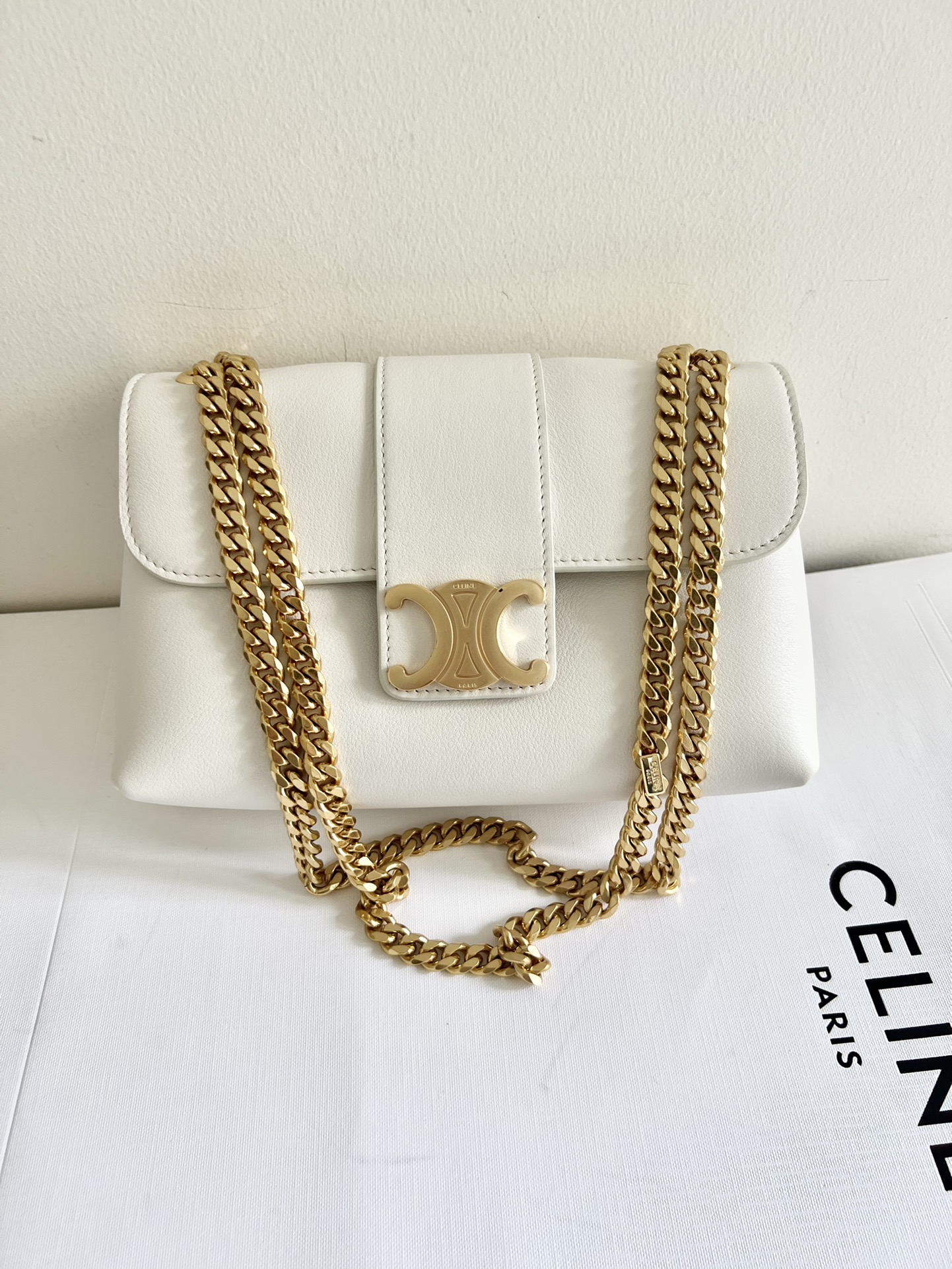 Celine 23cm white