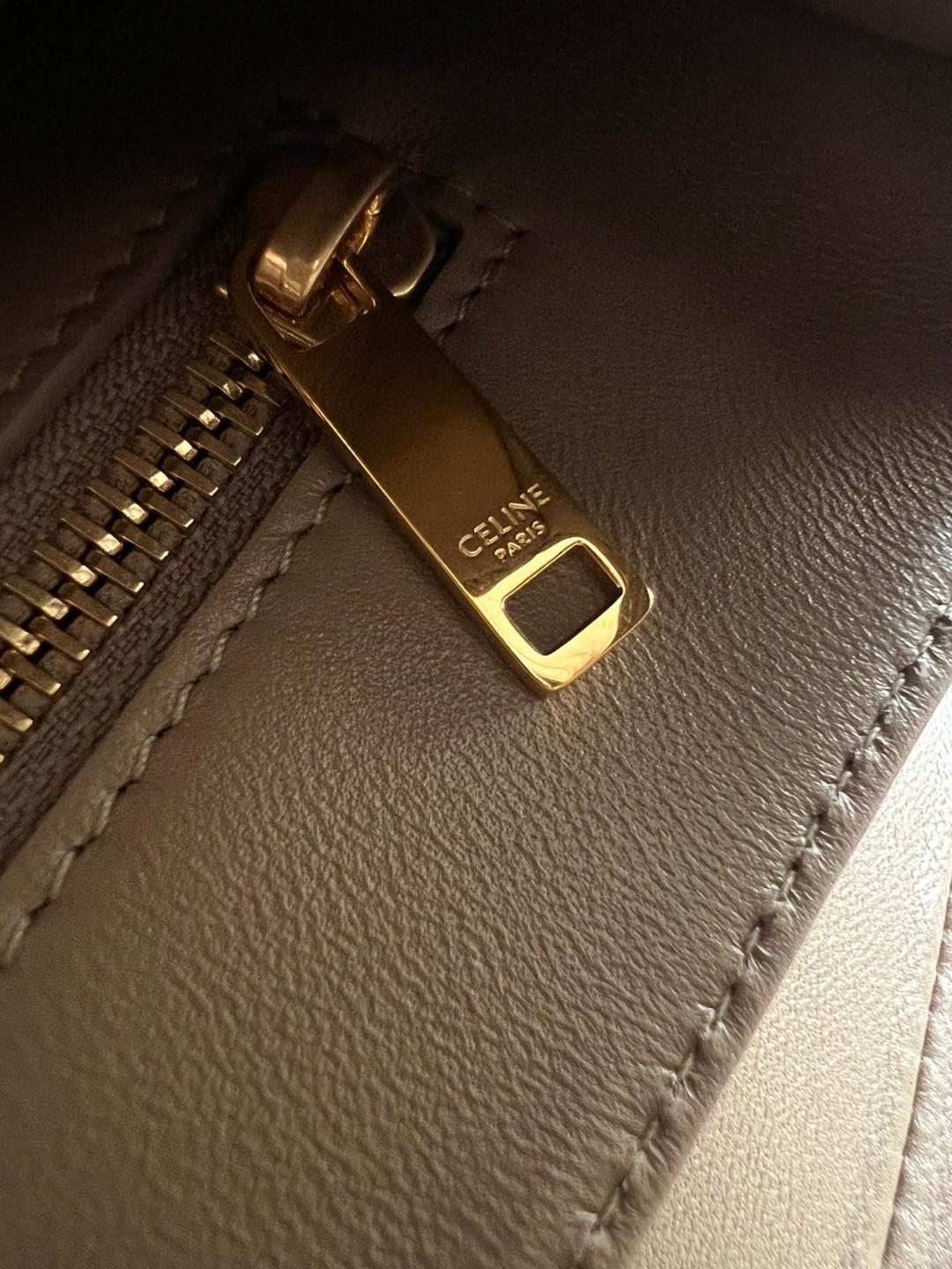 Celine Actual shot for more details|New product POLLY, imported genuine leather, calfskin imported from ItalyThick sheepskin inside, complete set