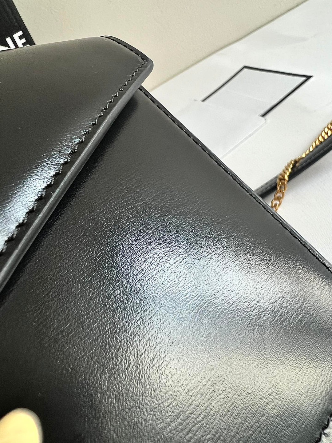 Celine original WOC series, special-grade all-steel hardware, hand-rubbed cowhide imported from Italy on the outside expensive sheepskin on the i