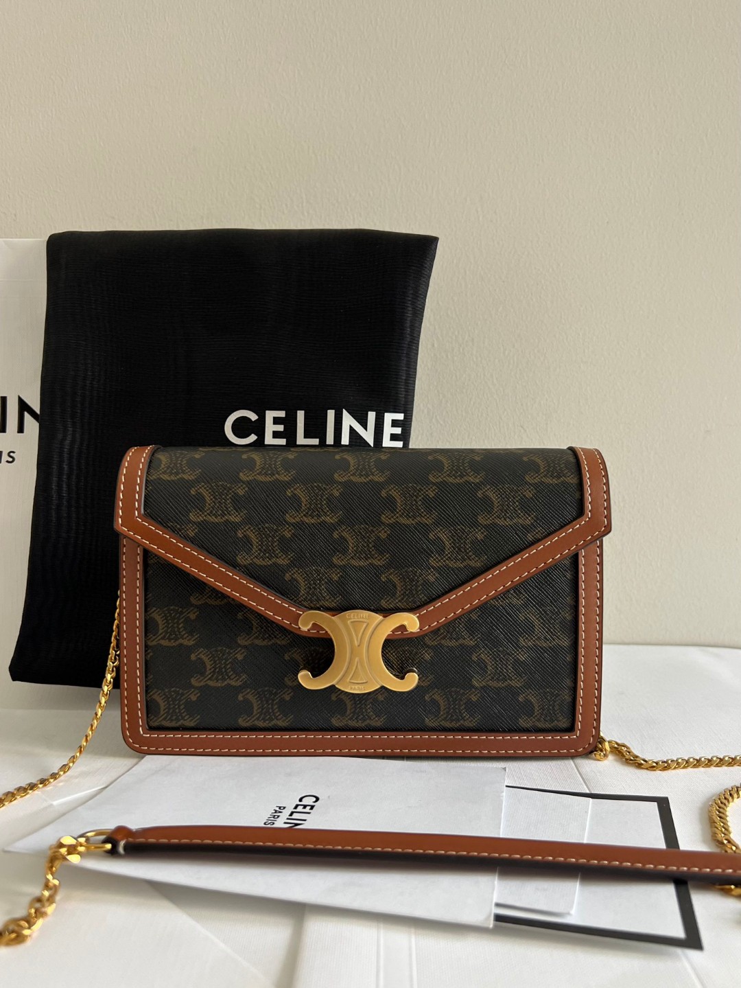 Celine original WOC series, special-grade all-steel hardware, hand-rubbed cowhide imported from Italy on the outside expensive sheepskin on the i