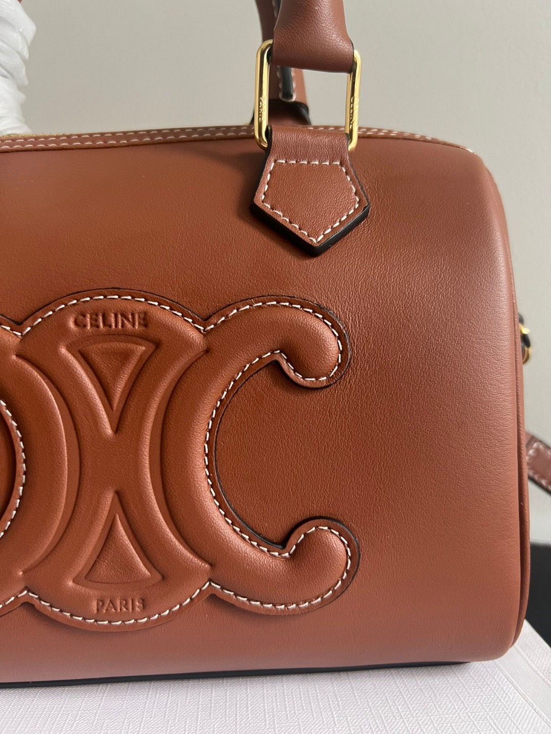 Celine Original leather pillow bag ~ imported calf frosted cowhide inside, small size, not too big, not too small, just right for the upper body,