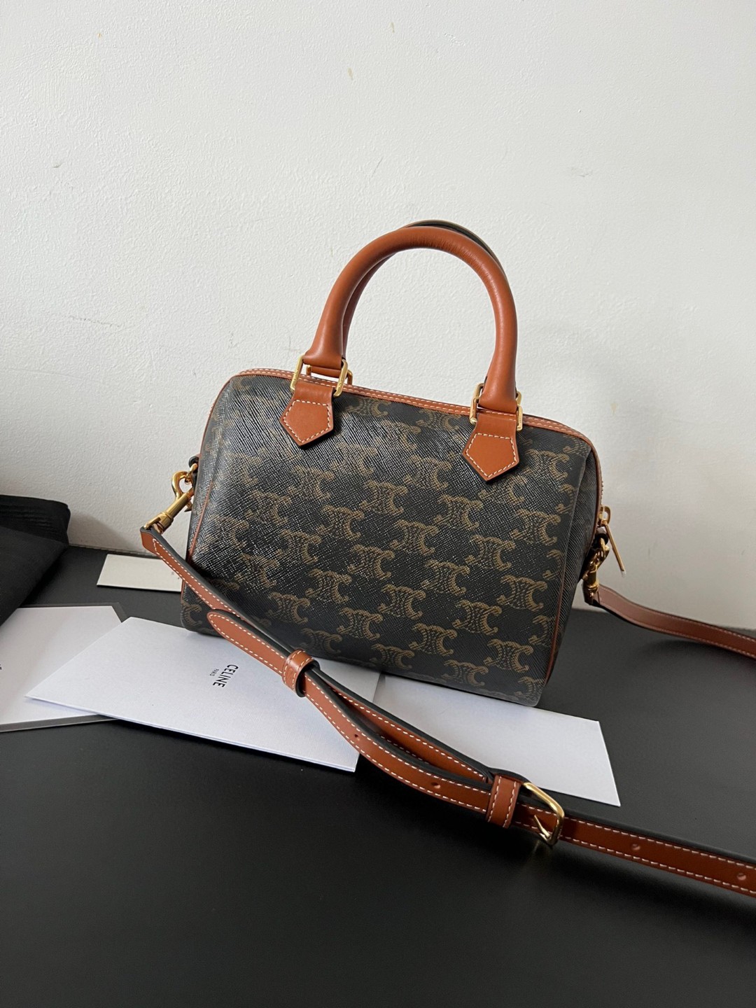 Celine presbyopia pillow
