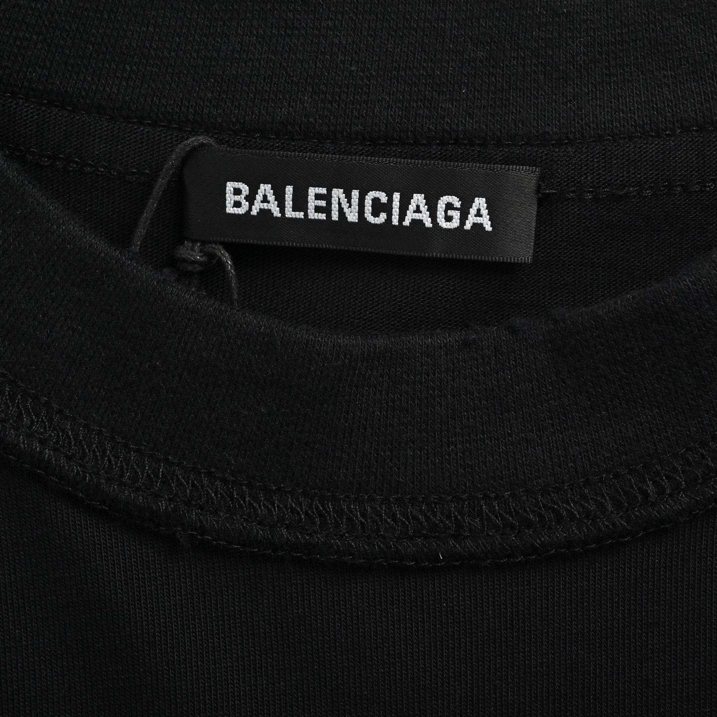 Balenciaga/巴黎世家 25ss 贴布字母反缝破洞短袖-Chinese UA Cheap High Quatity Brand Clothes Bags handbags Sneakers wholesale wholesaler seller from China Factory suppliers Fashion Clothing Shoes best Quality Beautiful Price Balenciaga/巴黎世家 25ss 贴布字母反缝破洞短袖