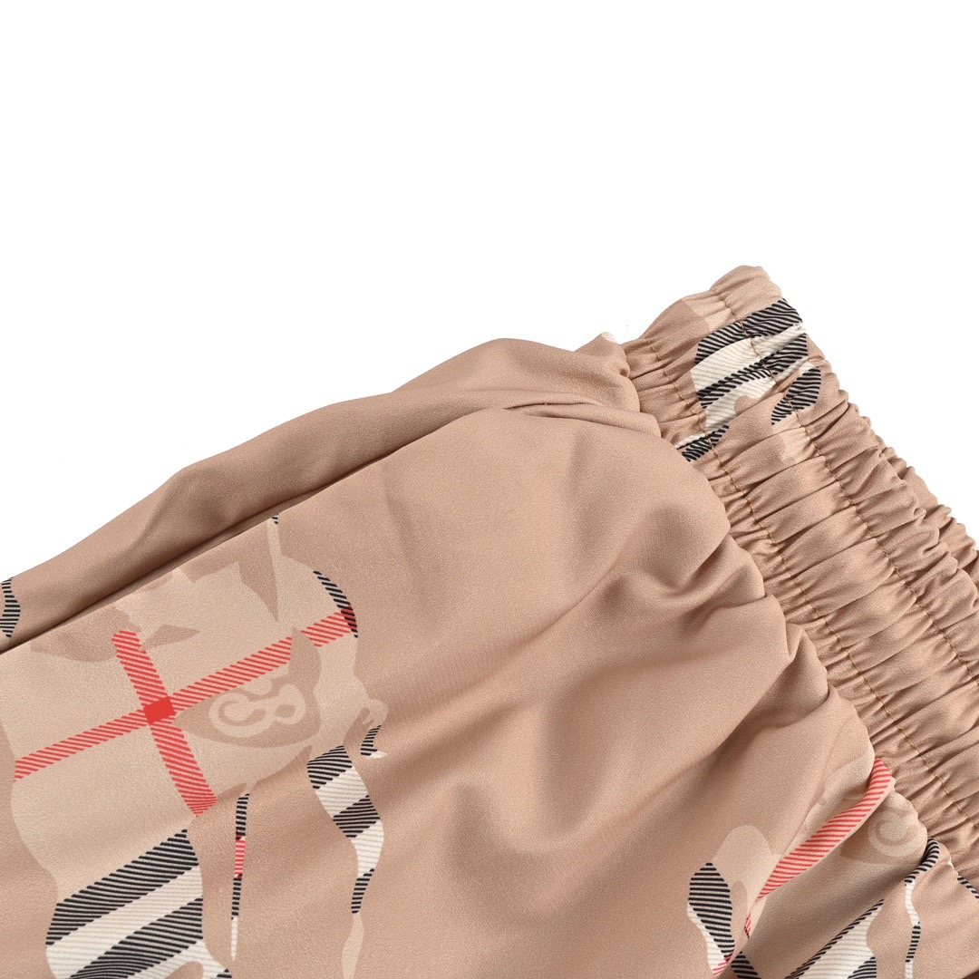 Burberry/巴宝莉 24ss 格纹战马沙滩短裤