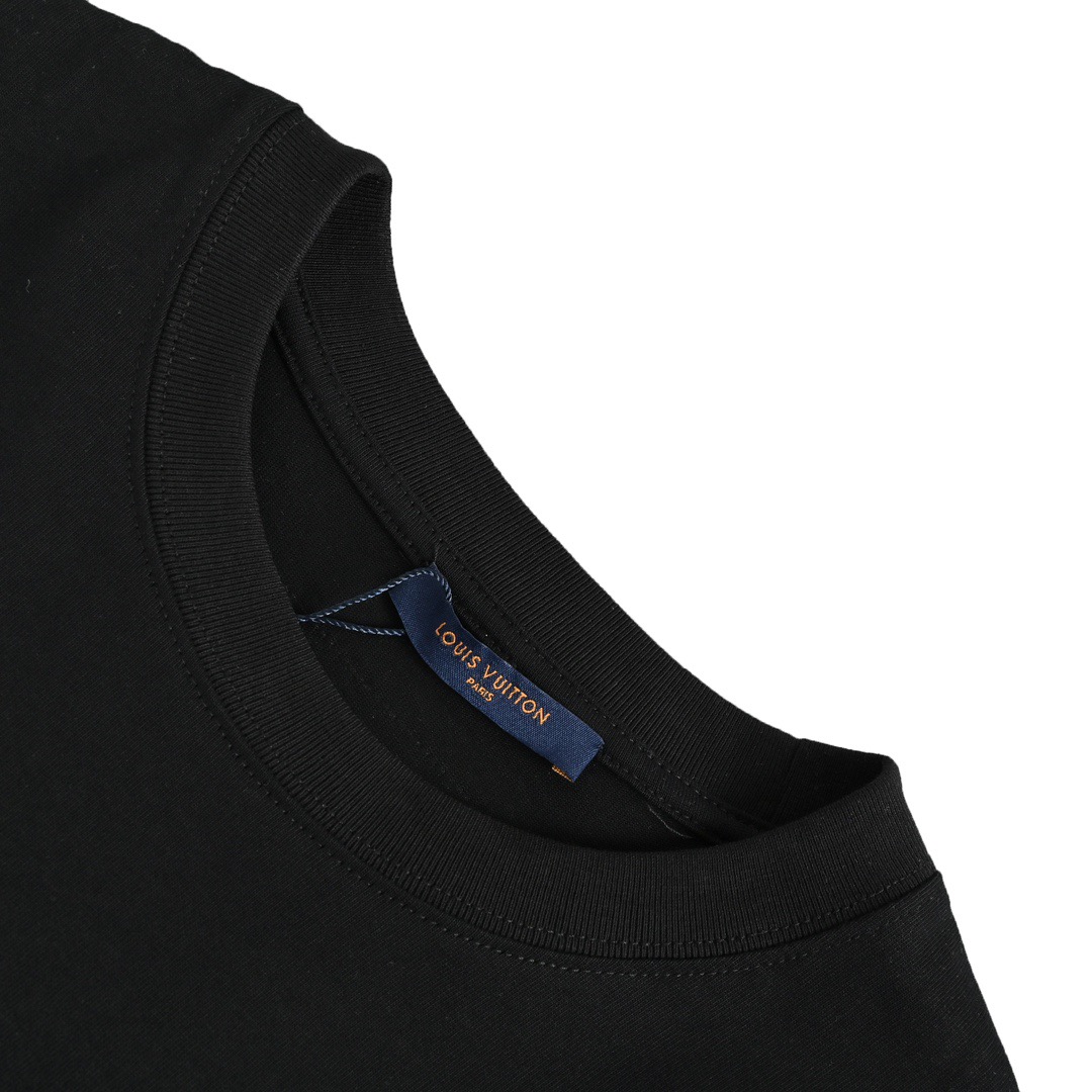 Louis Vuitton/路易威登 23ss 彩色字母几何印花短袖杏色 黑色-Chinese UA Cheap High Quatity Brand Clothes Bags handbags Sneakers wholesale wholesaler seller from China Factory suppliers Fashion Clothing Shoes best Quality Beautiful Price Louis Vuitton/路易威登 23ss 彩色字母几何印花短袖杏色 黑色