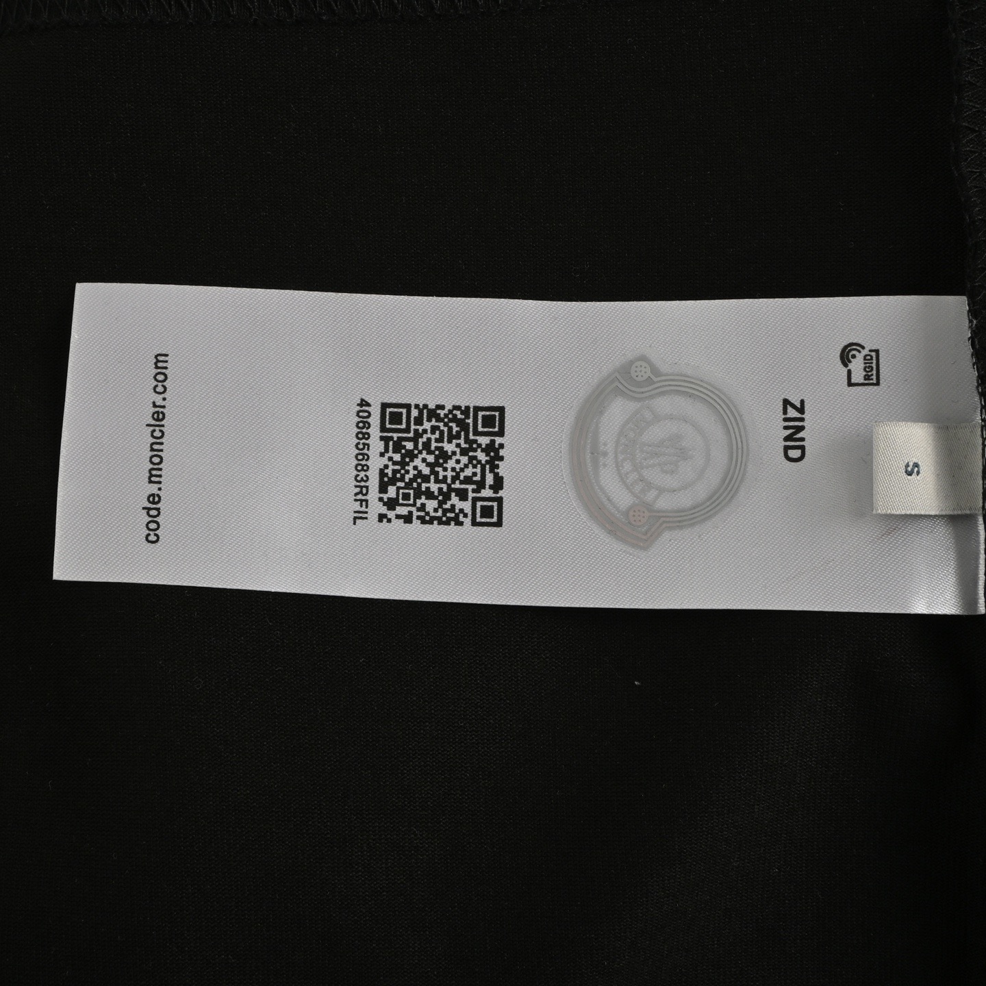 Moncler/蒙口 25ss 胸口章仔后背字母印花短袖 黑色 白色