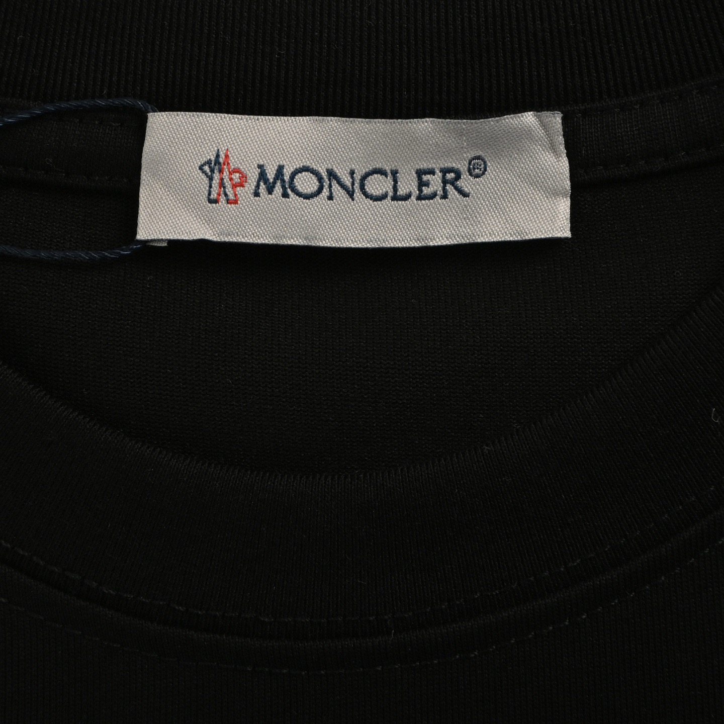 Moncler/蒙口 25ss 胸口章仔后背字母印花短袖 黑色 白色