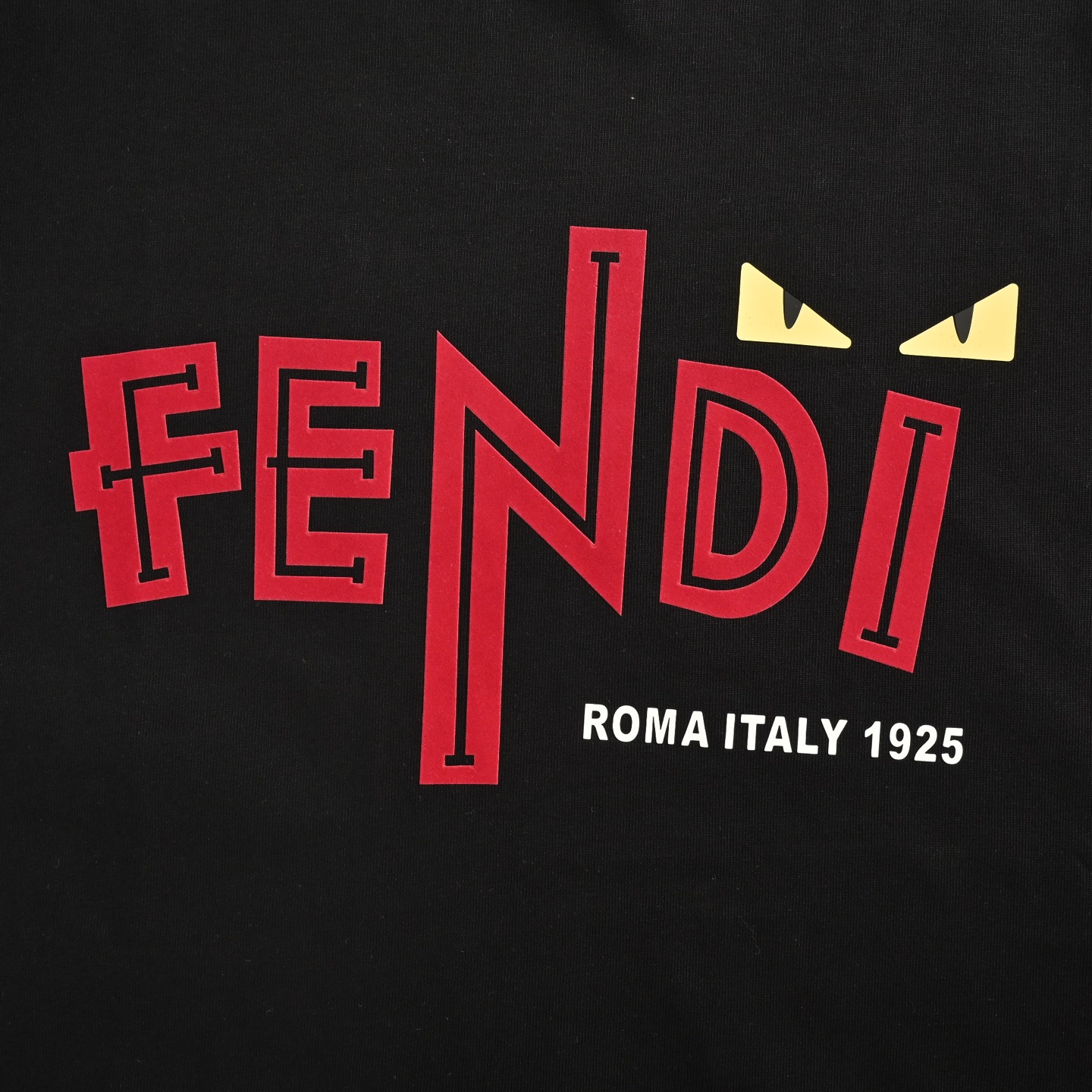 Fendi/芬迪 25ss 植绒字母眼睛印花短袖-Chinese UA Cheap High Quatity Brand Clothes Bags handbags Sneakers wholesale wholesaler seller from China Factory suppliers Fashion Clothing Shoes best Quality Beautiful Price Fendi/芬迪 25ss 植绒字母眼睛印花短袖