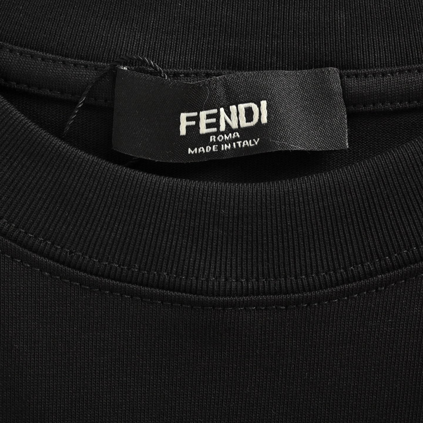 Fendi/芬迪 25ss 植绒字母眼睛印花短袖-Chinese UA Cheap High Quatity Brand Clothes Bags handbags Sneakers wholesale wholesaler seller from China Factory suppliers Fashion Clothing Shoes best Quality Beautiful Price Fendi/芬迪 25ss 植绒字母眼睛印花短袖