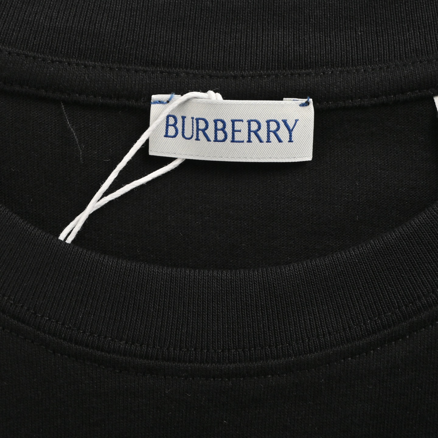 Burberry/巴宝莉 24ss 草体字母印花短袖