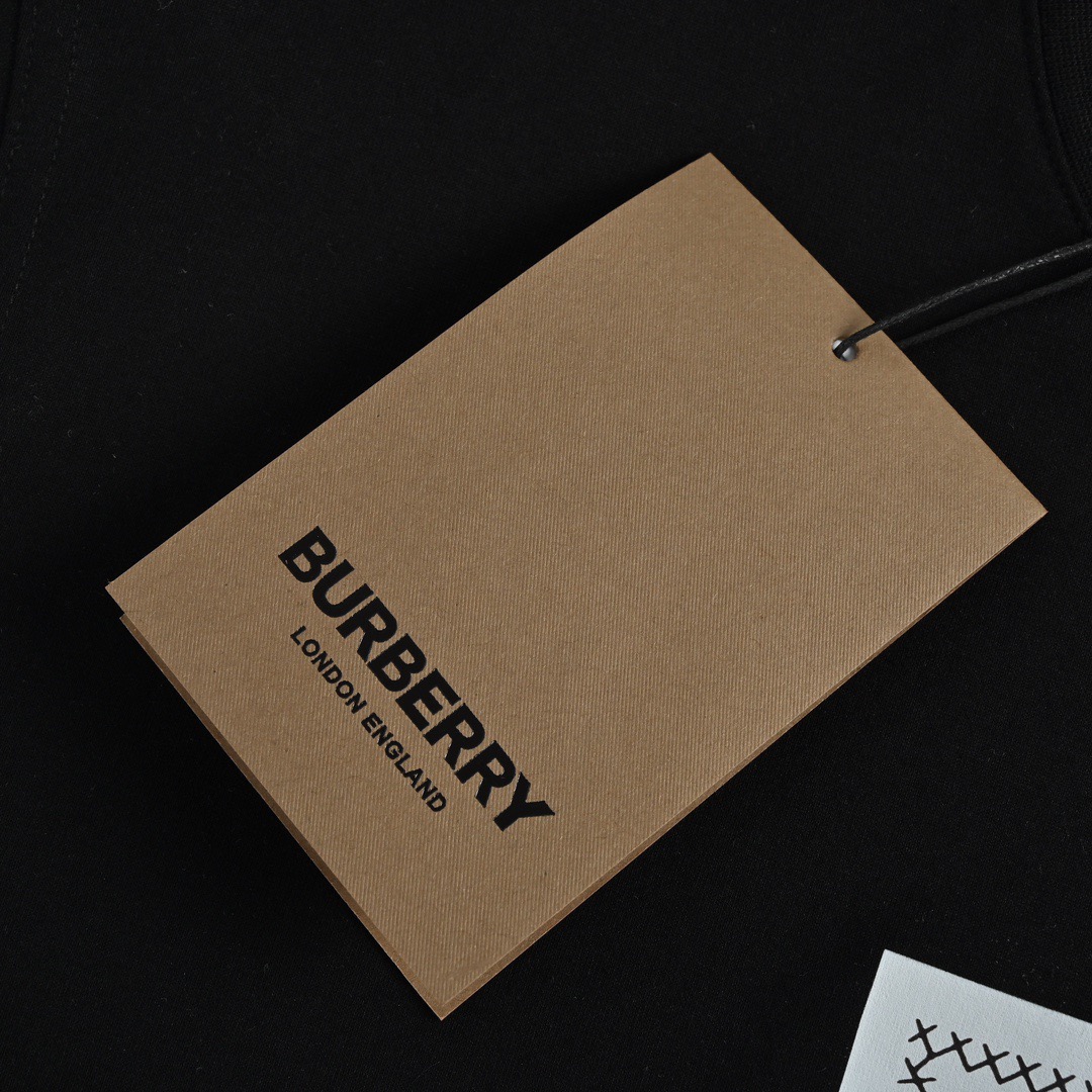 Burberry/巴宝莉 23ss 战马印花logo短袖-Chinese UA Cheap High Quatity Brand Clothes Bags handbags Sneakers wholesale wholesaler seller from China Factory suppliers Fashion Clothing Shoes best Quality Beautiful Price Burberry/巴宝莉 23ss 战马印花logo短袖