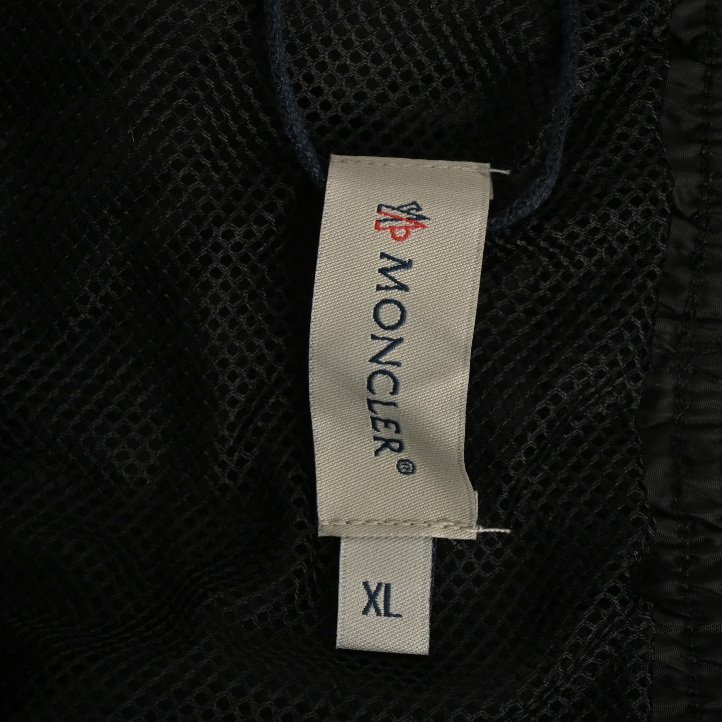 Moncler/蒙口 25ss 硅胶章仔尼龙短裤 后袋黑标运动短裤 黑色 藏蓝 墨绿 灰色