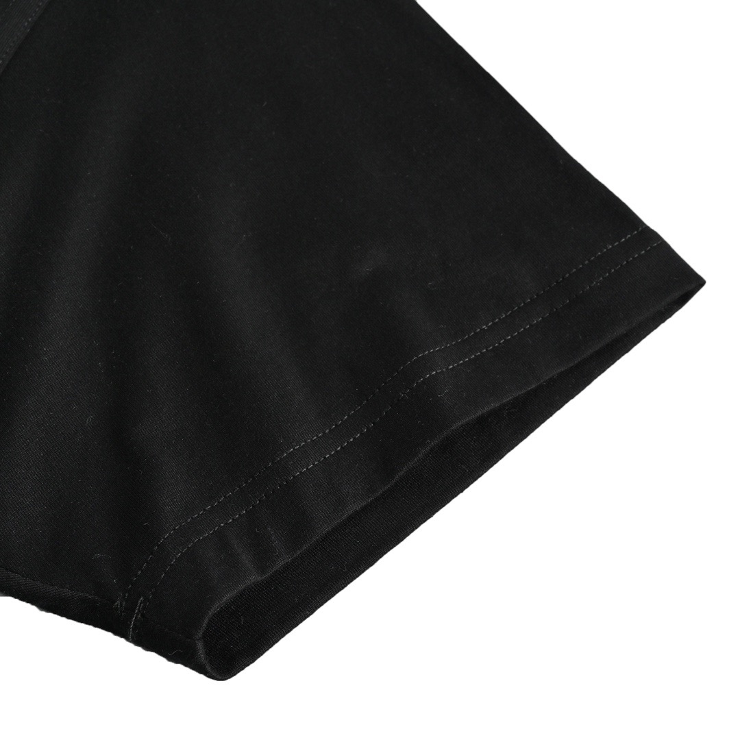 Burberry/巴宝莉 23ss 字母印花短袖