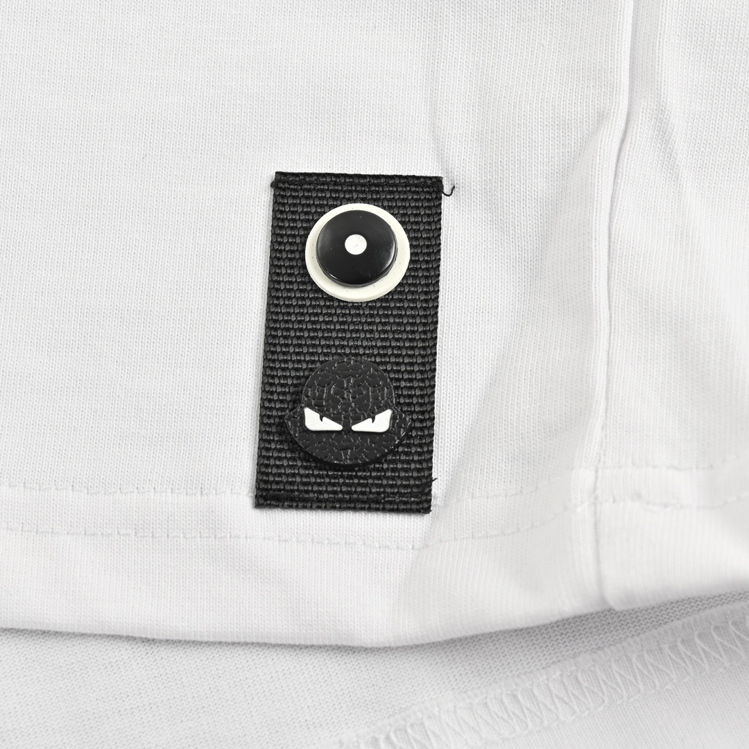 Fendi/芬迪 经典小怪兽胶皮眼睛短袖黑色/白色