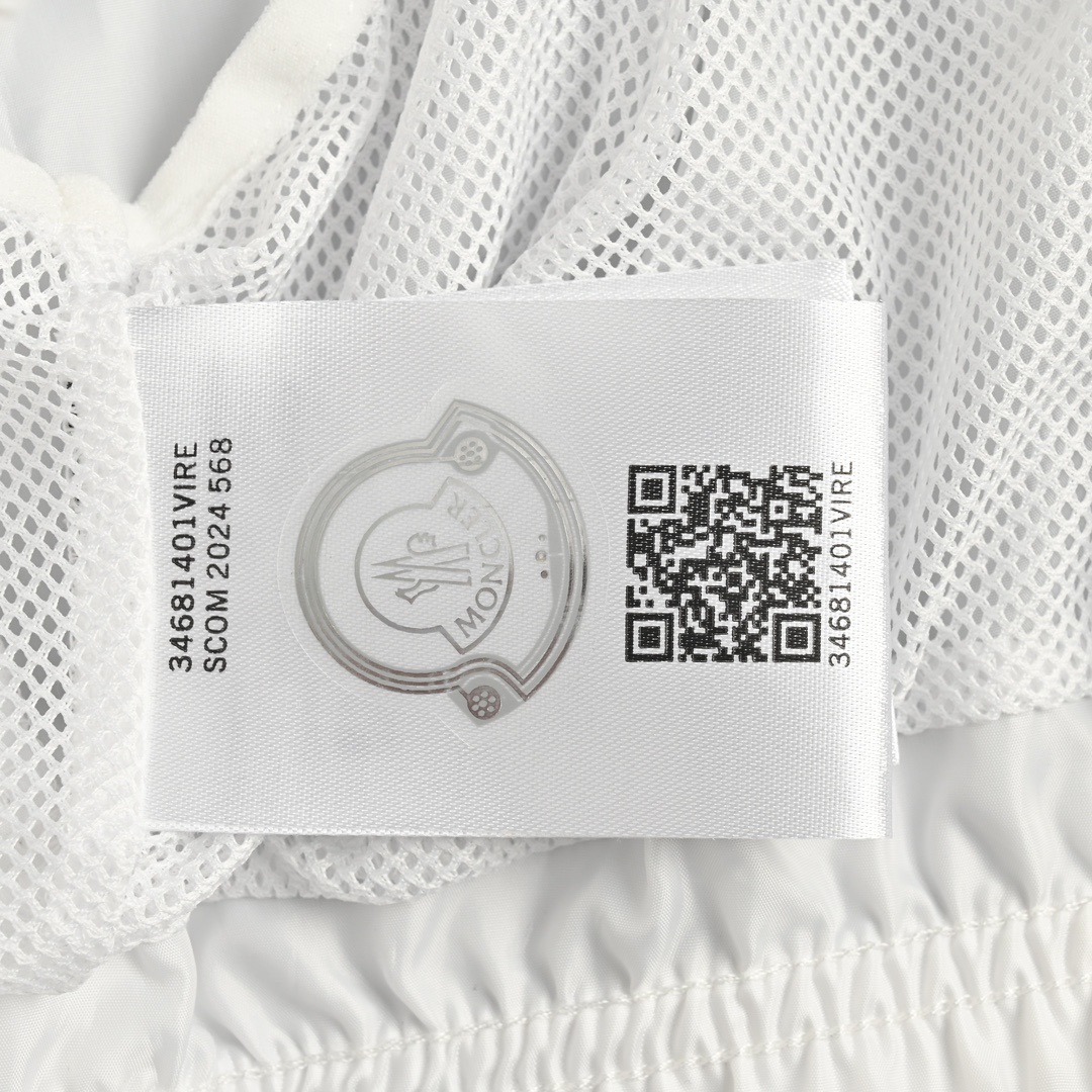 Moncler/蒙口 24ss 短款经典徽标沙滩短裤