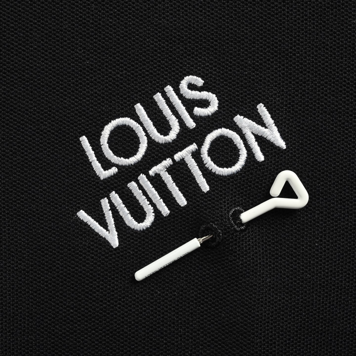 Louis Vuitton/路易威登 25ss 字母刺绣别针Polo短袖