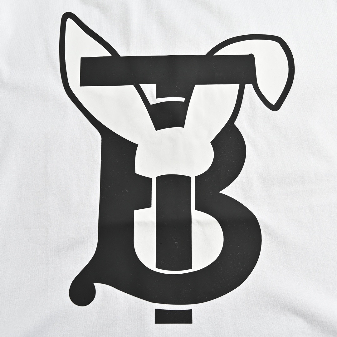 Burberry /巴宝莉 23ss 兔年限定兔子字母印花短袖