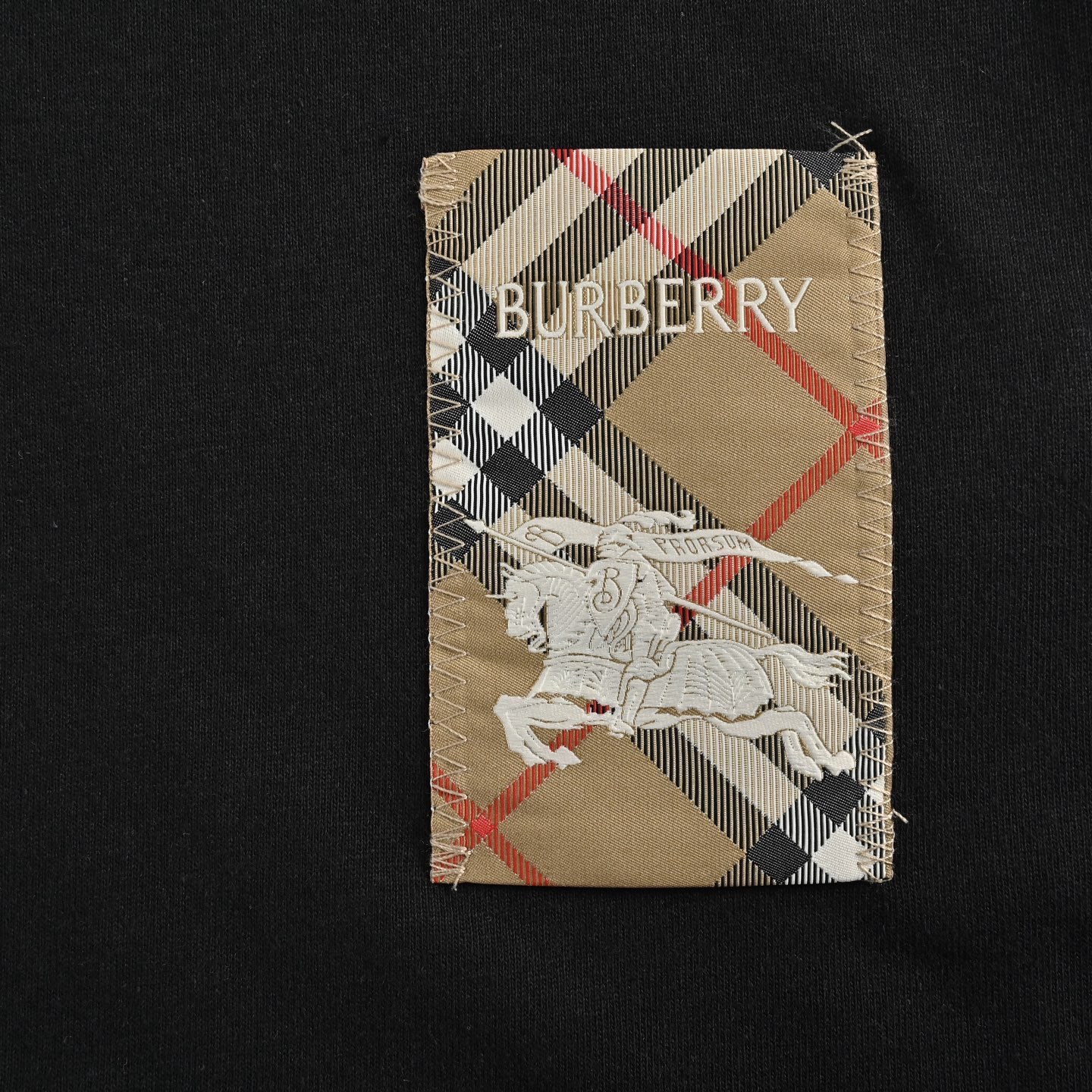 Burberry/巴宝莉 25ss 下摆格纹战马贴布短袖