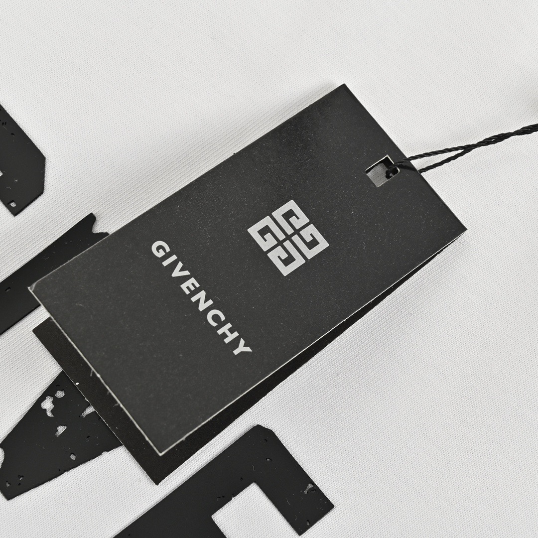 GIVENCHY/纪梵希 24ss 立体压胶字母短袖