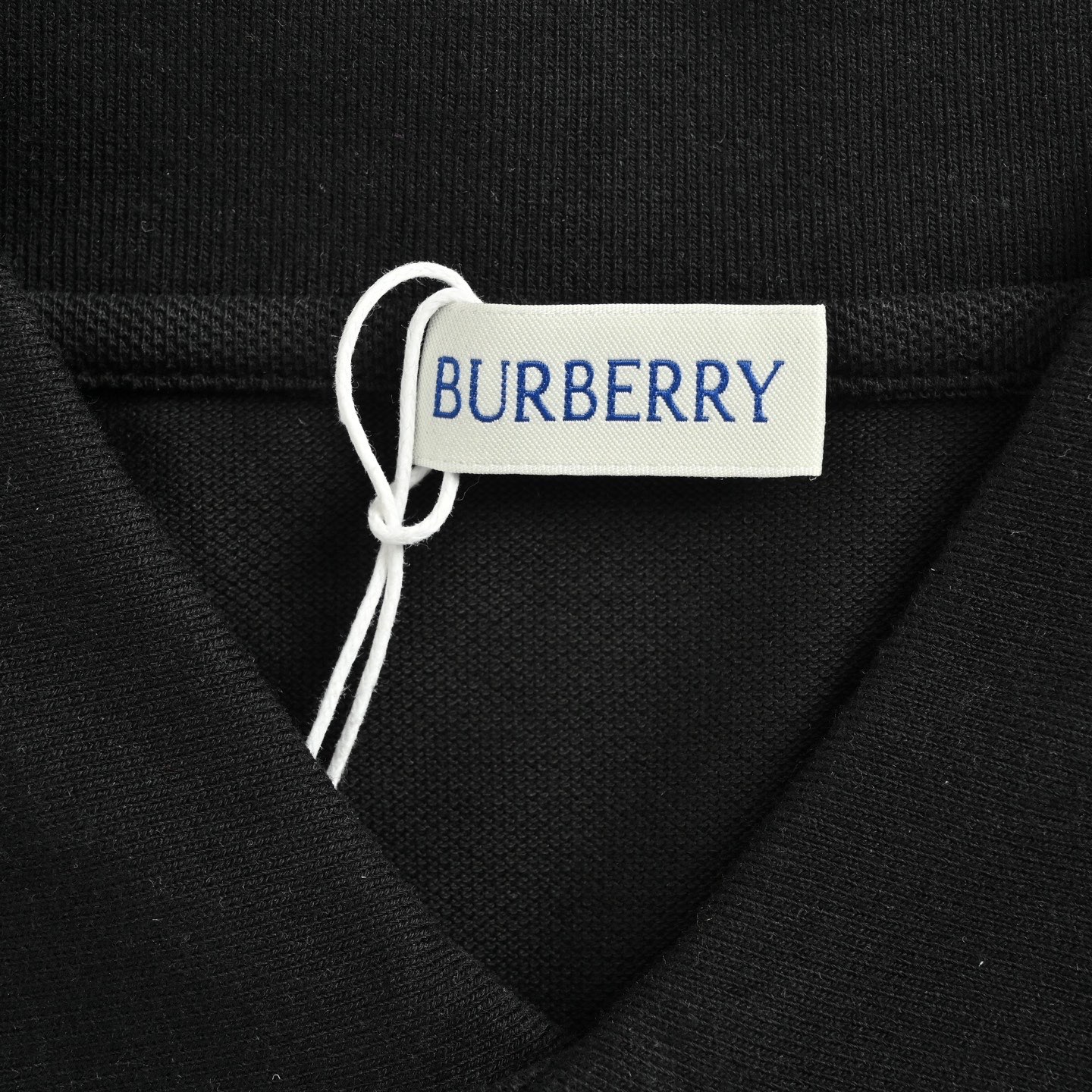 Burberry/巴宝莉 25ss 盾牌徽标刺绣Polo短袖 25ss新款Polo 衫-莆田鞋,莆田鞋货源,高仿鞋,高仿鞋货源,安福档口,莆田高仿鞋,莆田鞋批发,高仿鞋批发,莆田高仿运动鞋,高仿运动鞋,莆田运动鞋 Burberry/巴宝莉 25ss 盾牌徽标刺绣Polo短袖 25ss新款Polo 衫