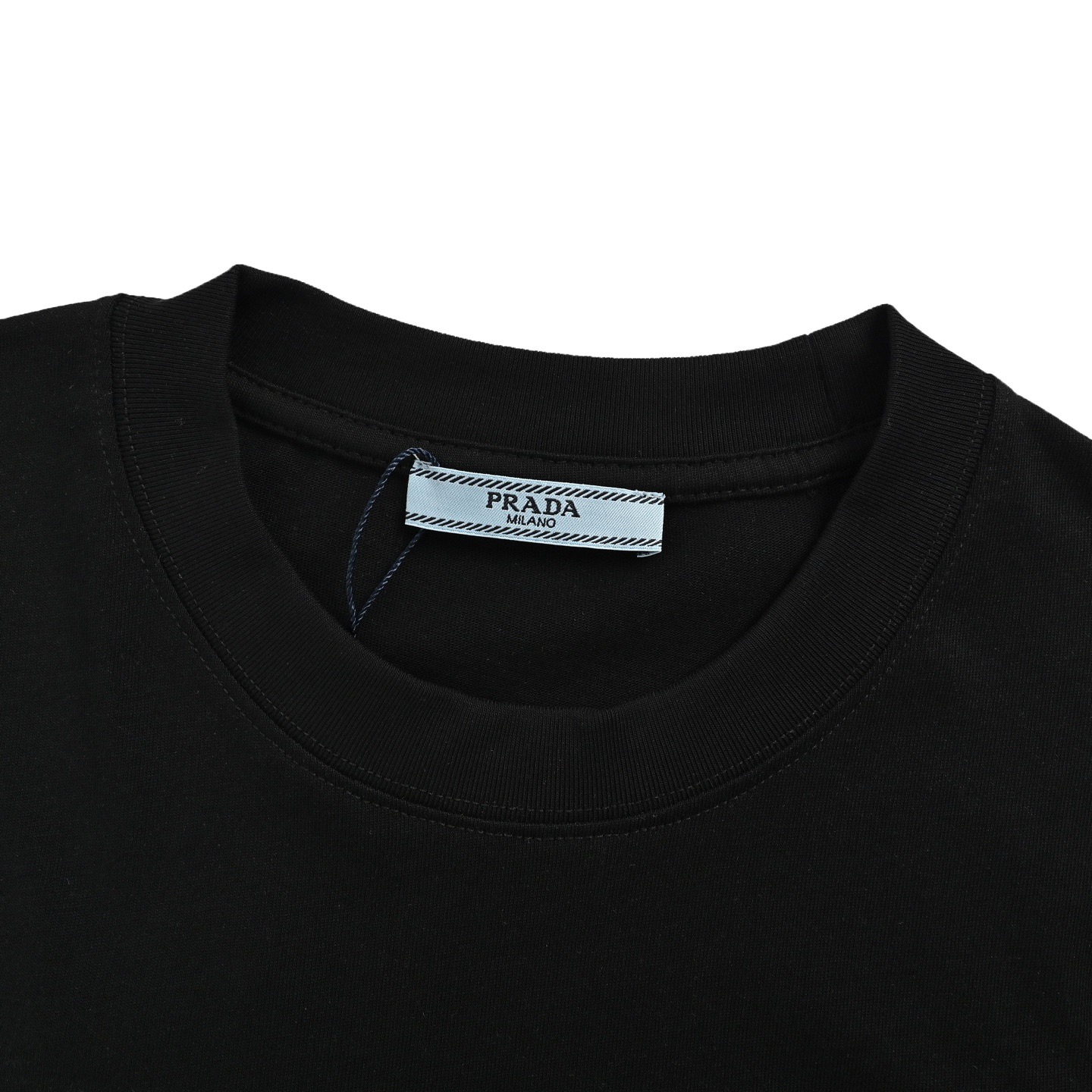 Prada/普拉达 浮雕压花logo短袖 立体压花胸口浮雕 3D立体 LOGO 高温压花-莆田鞋,莆田鞋货源,高仿鞋,高仿鞋货源,安福档口,莆田高仿鞋,莆田鞋批发,高仿鞋批发,莆田高仿运动鞋,高仿运动鞋,莆田运动鞋 Prada/普拉达 浮雕压花logo短袖 立体压花胸口浮雕 3D立体 LOGO 高温压花