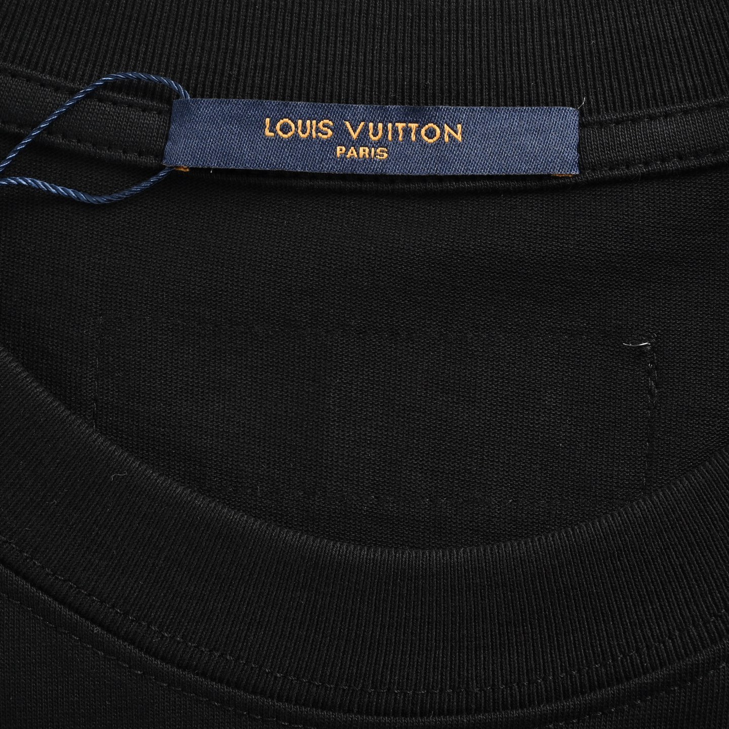 Louis Vuitton/路易威登 25ss 麻绳绳结刺绣logo短袖-莆田鞋,莆田鞋货源,高仿鞋,高仿鞋货源,安福档口,莆田高仿鞋,莆田鞋批发,高仿鞋批发,莆田高仿运动鞋,高仿运动鞋,莆田运动鞋 Louis Vuitton/路易威登 25ss 麻绳绳结刺绣logo短袖