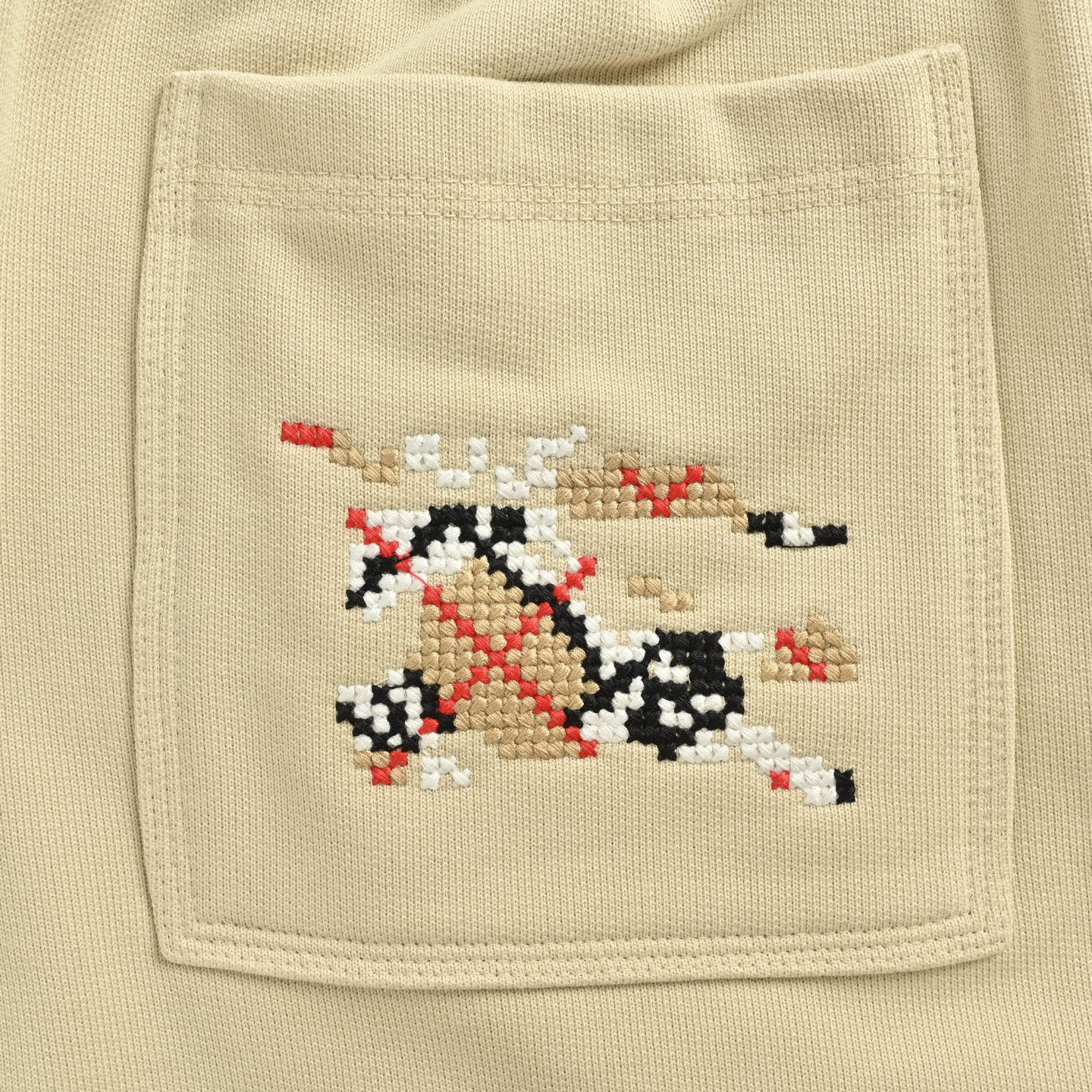 Burberry/巴宝莉25ss 后袋十字绣战马刺绣短裤-莆田鞋,莆田鞋货源,高仿鞋,高仿鞋货源,安福档口,莆田高仿鞋,莆田鞋批发,高仿鞋批发,莆田高仿运动鞋,高仿运动鞋,莆田运动鞋 Burberry/巴宝莉25ss 后袋十字绣战马刺绣短裤