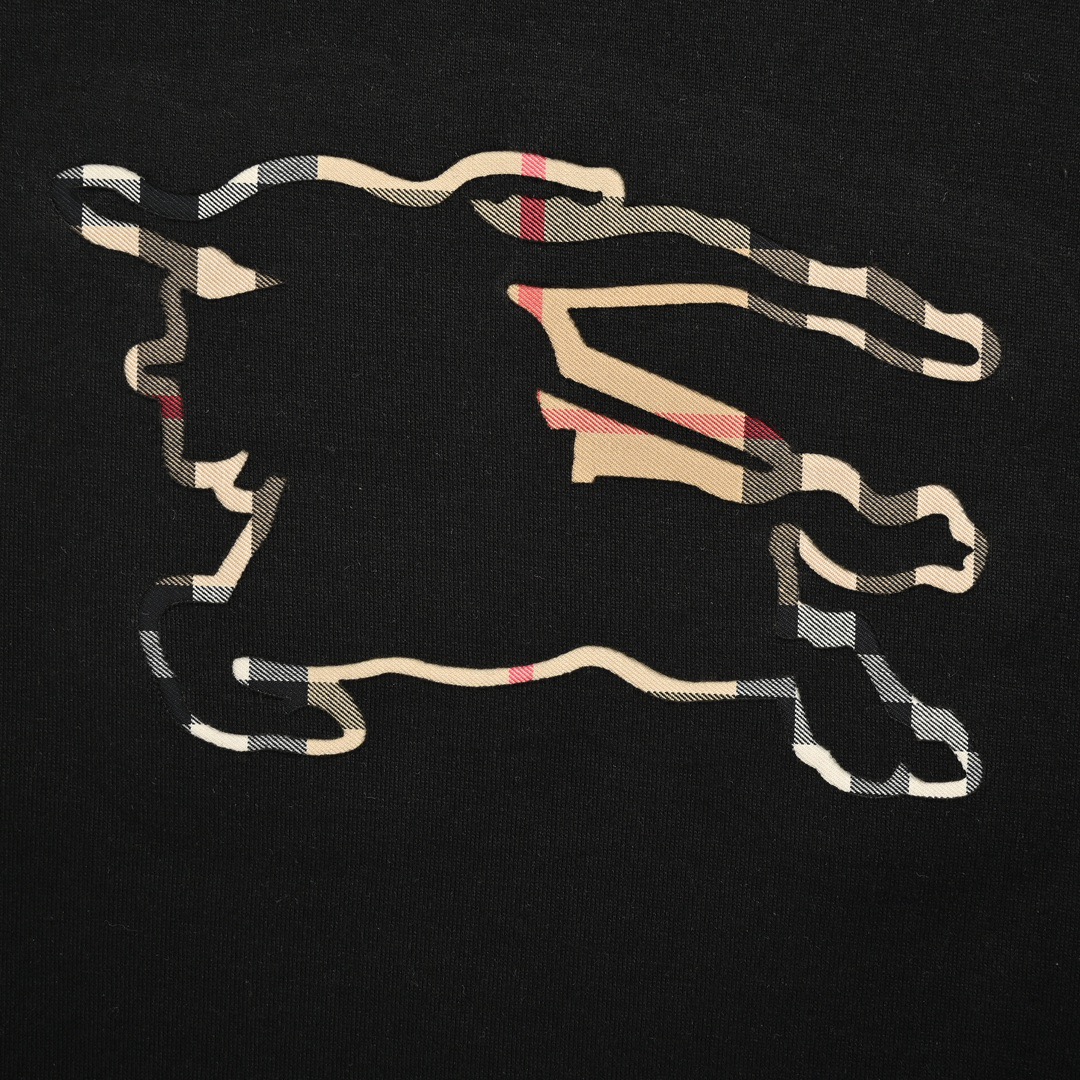 Burberry/巴宝莉 镂空战马贴布短袖-Chinese UA Cheap High Quatity Brand Clothes Bags handbags Sneakers wholesale wholesaler seller from China Factory suppliers Fashion Clothing Shoes best Quality Beautiful Price Burberry/巴宝莉 镂空战马贴布短袖