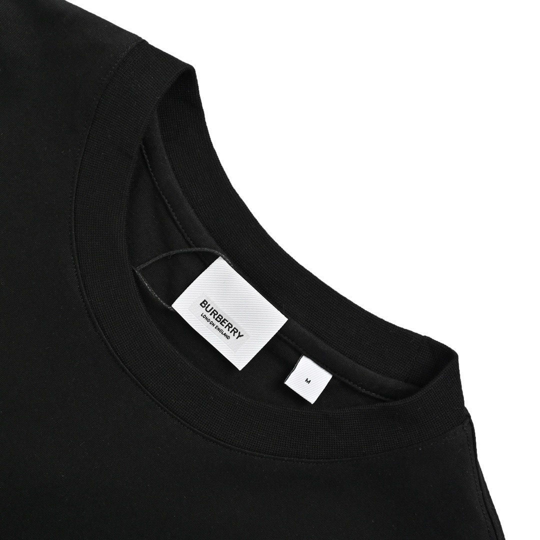 Burberry/巴宝莉 镂空战马贴布短袖-Chinese UA Cheap High Quatity Brand Clothes Bags handbags Sneakers wholesale wholesaler seller from China Factory suppliers Fashion Clothing Shoes best Quality Beautiful Price Burberry/巴宝莉 镂空战马贴布短袖