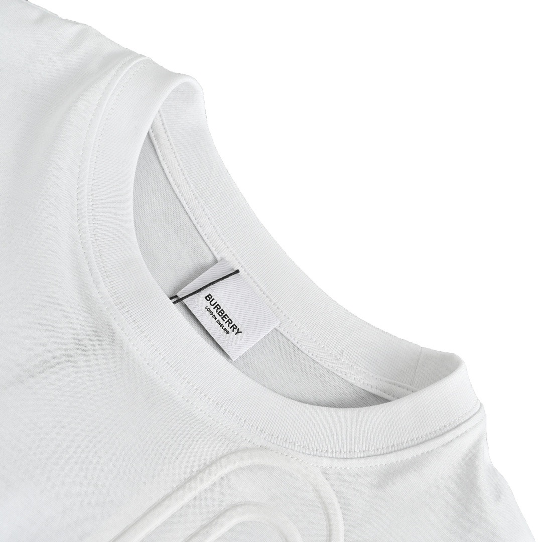 Burberry/巴宝莉 23ss 浮雕压花字母logo短袖