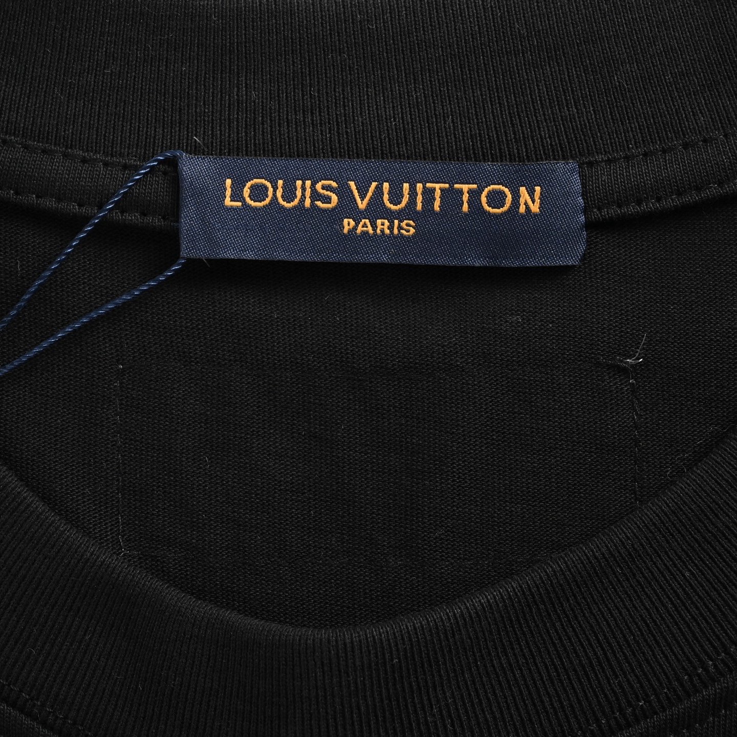 Louis Vuitton/路易威登 25ss 云朵大字母logo刺绣短袖 黑色 白色
