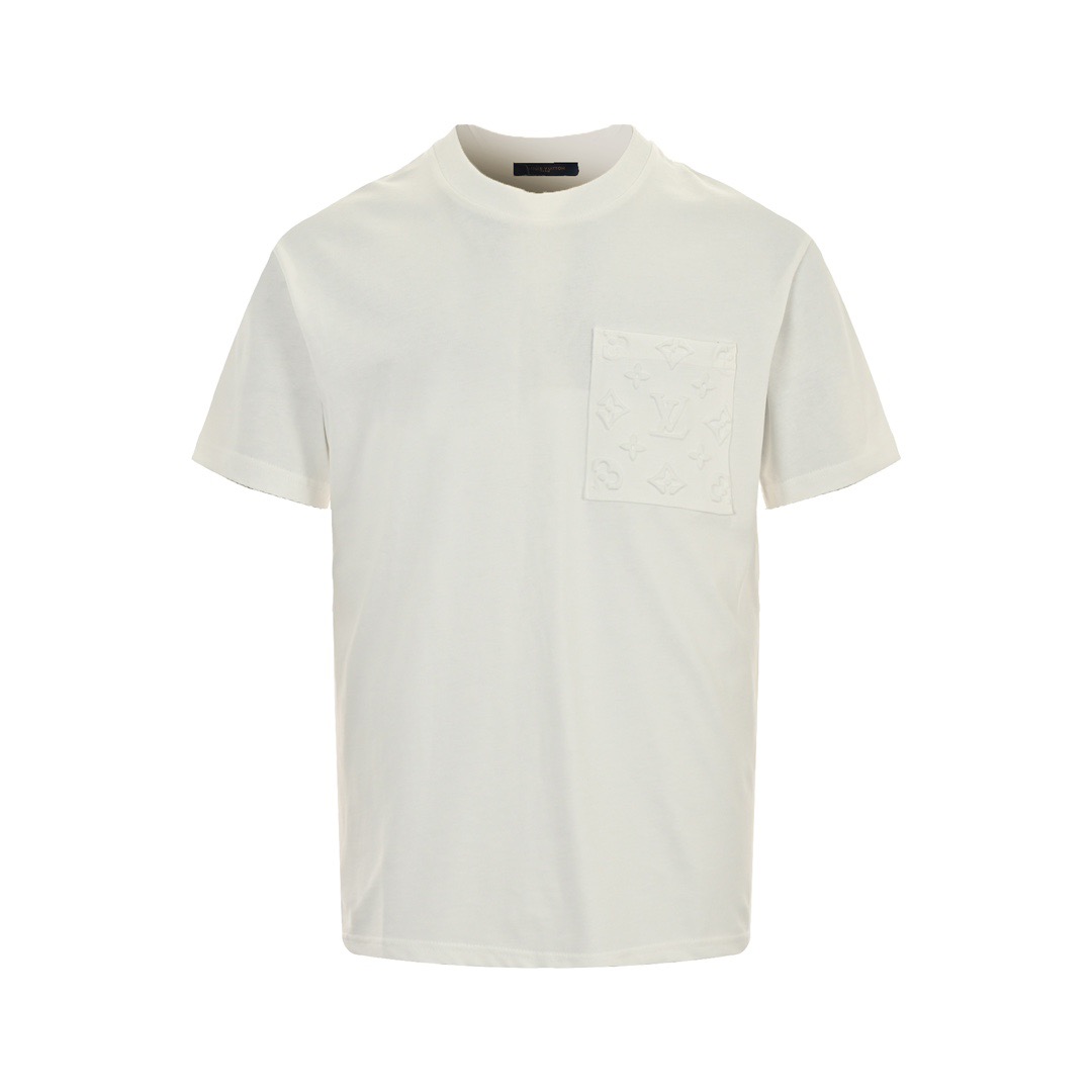 Louis Vuitton/路易威登 24ss 口袋老花浮雕压花短袖-Chinese UA Cheap High Quatity Brand Clothes Bags handbags Sneakers wholesale wholesaler seller from China Factory suppliers Fashion Clothing Shoes best Quality Beautiful Price Louis Vuitton/路易威登 24ss 口袋老花浮雕压花短袖