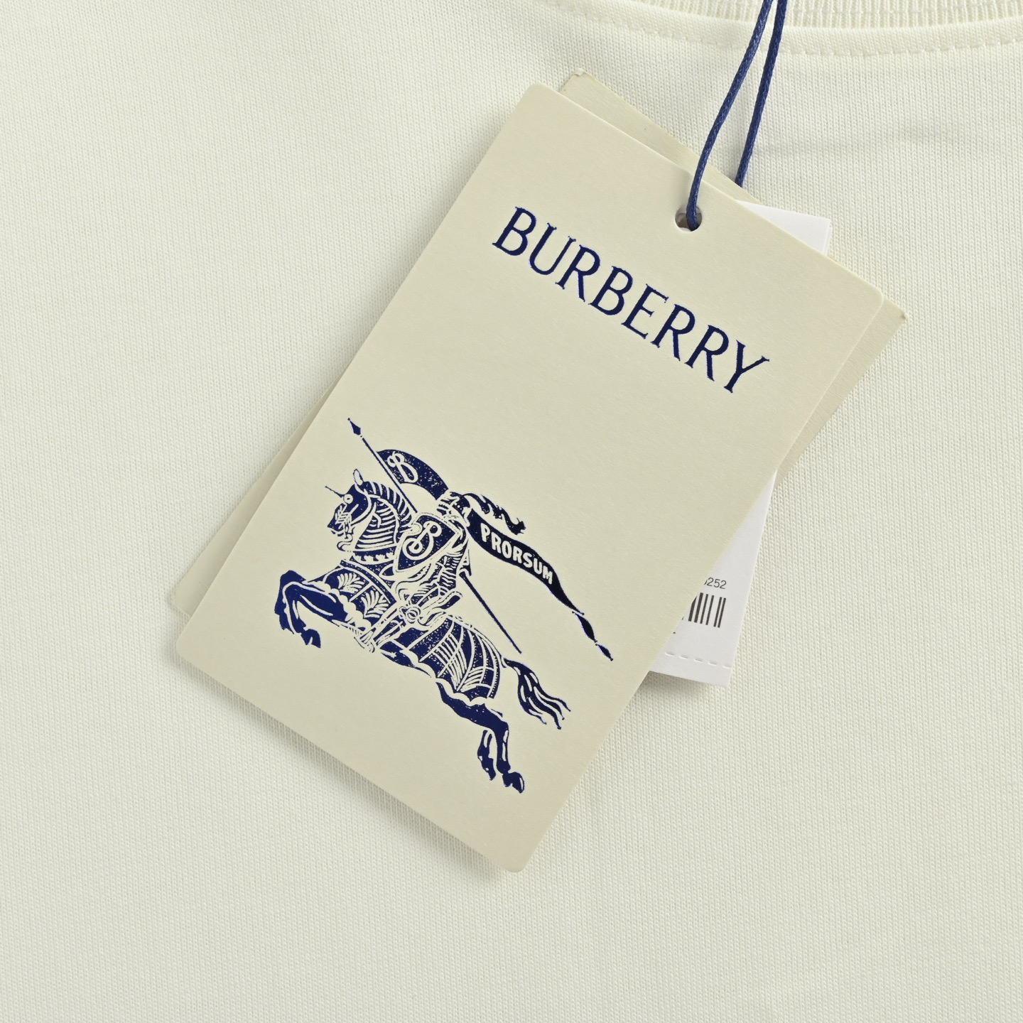 Burberry/巴宝莉 25ss 战马刺绣肩部格纹织带短袖-Chinese UA Cheap High Quatity Brand Clothes Bags handbags Sneakers wholesale wholesaler seller from China Factory suppliers Fashion Clothing Shoes best Quality Beautiful Price Burberry/巴宝莉 25ss 战马刺绣肩部格纹织带短袖