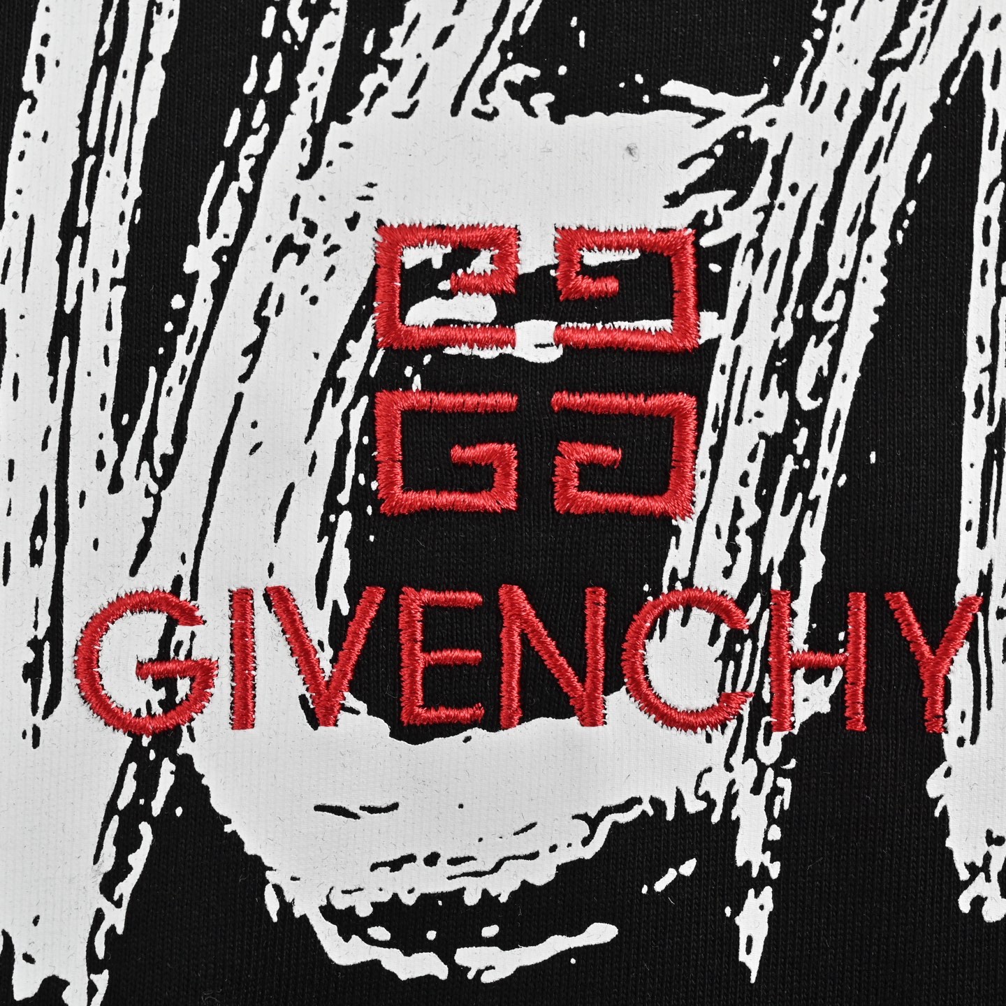 GIVENCHY/纪梵希 涂鸦字母刺绣徽标短袖-Chinese UA Cheap High Quatity Brand Clothes Bags handbags Sneakers wholesale wholesaler seller from China Factory suppliers Fashion Clothing Shoes best Quality Beautiful Price GIVENCHY/纪梵希 涂鸦字母刺绣徽标短袖