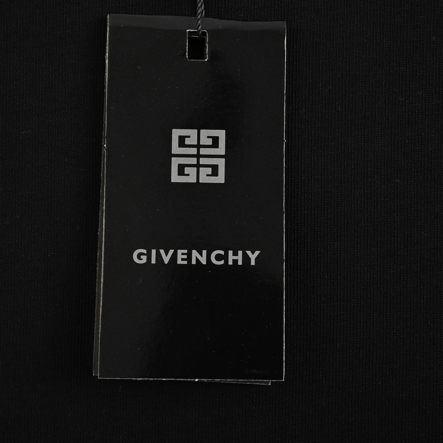 GIVENCHY/纪梵希 肩膀手绘字母印花短袖-Chinese UA Cheap High Quatity Brand Clothes Bags handbags Sneakers wholesale wholesaler seller from China Factory suppliers Fashion Clothing Shoes best Quality Beautiful Price GIVENCHY/纪梵希 肩膀手绘字母印花短袖