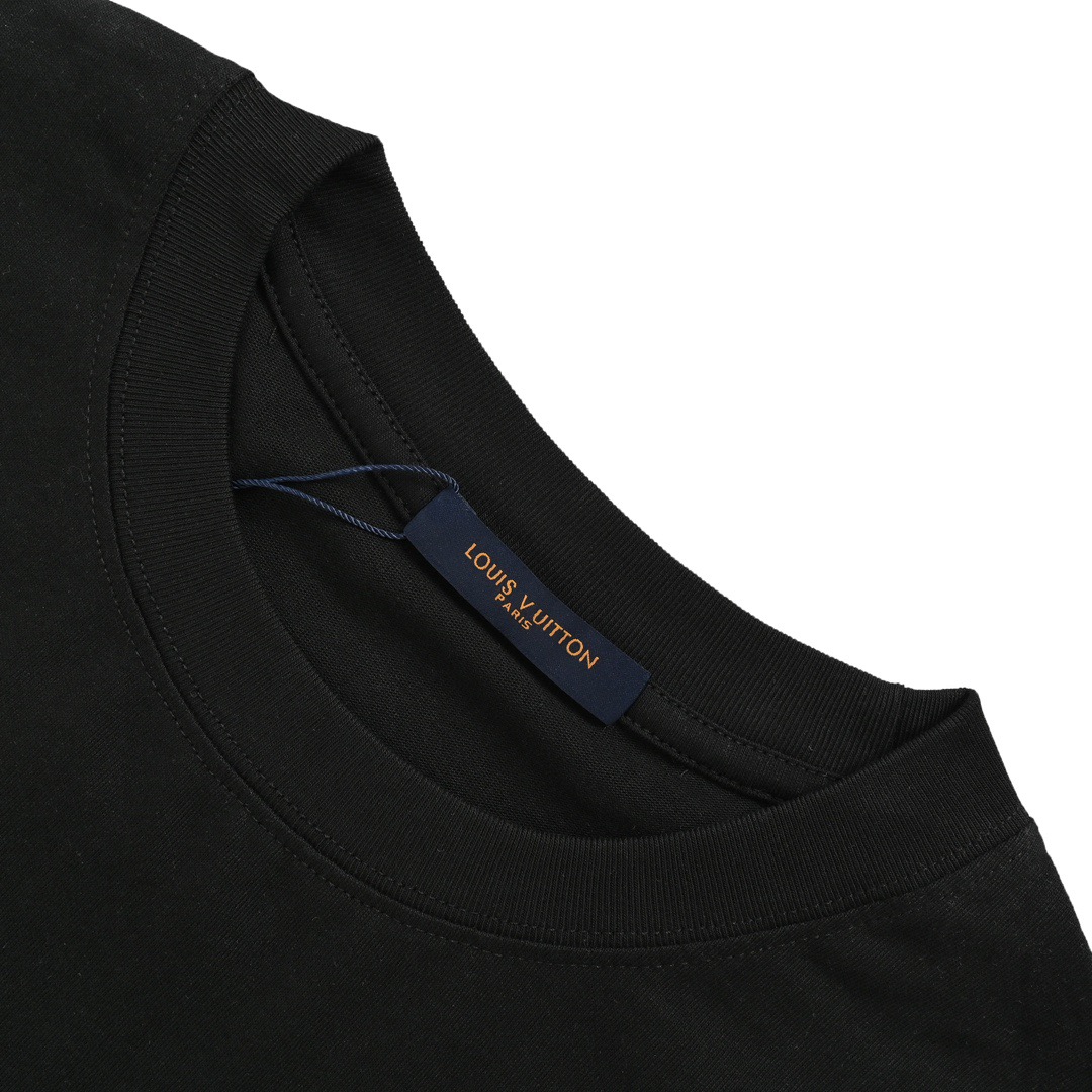 Louis Vuitton/路易威登 小飞机字母logo印花短袖-Chinese UA Cheap High Quatity Brand Clothes Bags handbags Sneakers wholesale wholesaler seller from China Factory suppliers Fashion Clothing Shoes best Quality Beautiful Price Louis Vuitton/路易威登 小飞机字母logo印花短袖