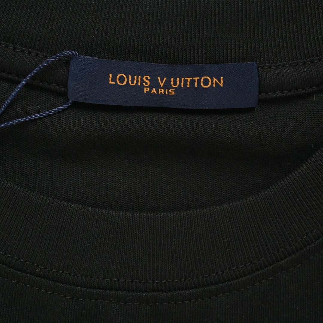 Louis Vuitton/路易威登 小飞机字母logo印花短袖-Chinese UA Cheap High Quatity Brand Clothes Bags handbags Sneakers wholesale wholesaler seller from China Factory suppliers Fashion Clothing Shoes best Quality Beautiful Price Louis Vuitton/路易威登 小飞机字母logo印花短袖