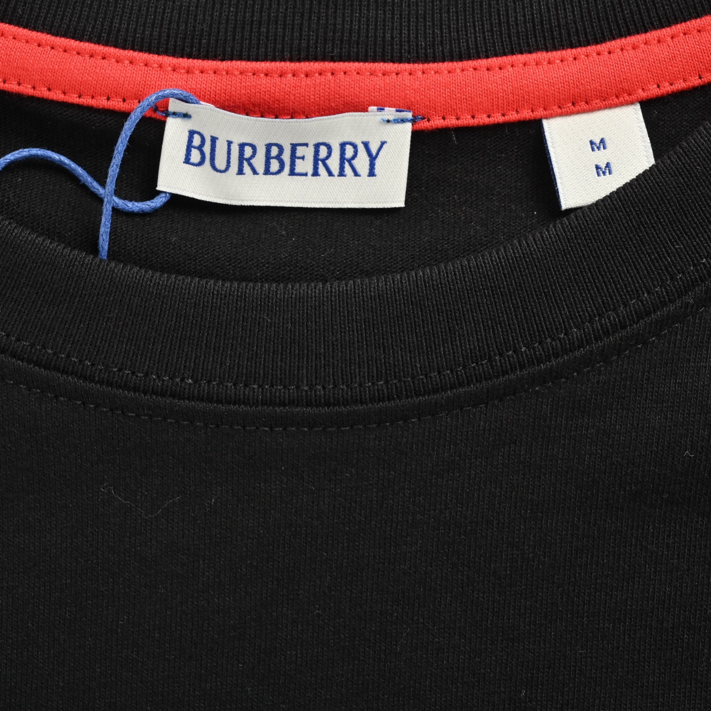 Burberry/巴宝莉 25ss 蛇年限定后背logo印花短袖-Chinese UA Cheap High Quatity Brand Clothes Bags handbags Sneakers wholesale wholesaler seller from China Factory suppliers Fashion Clothing Shoes best Quality Beautiful Price Burberry/巴宝莉 25ss 蛇年限定后背logo印花短袖