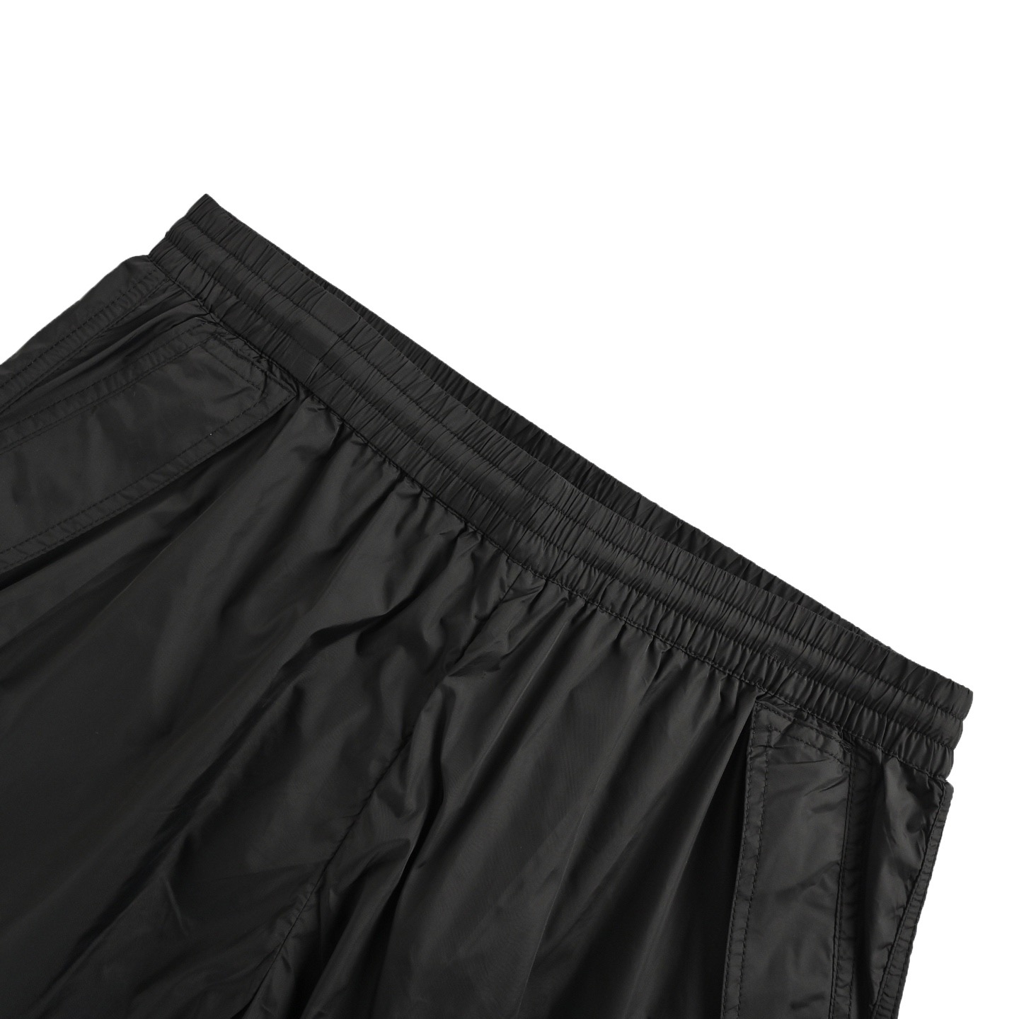 Prada/普拉达 25ss 经典三角标尼龙短裤