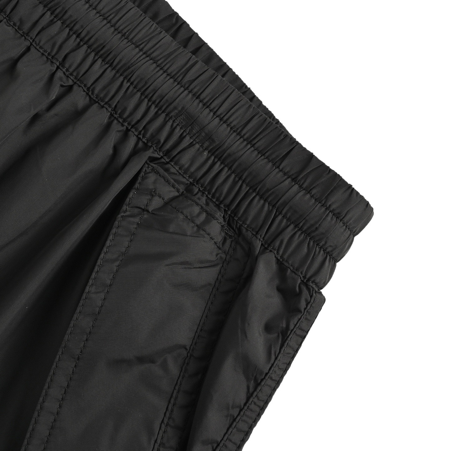 Prada/普拉达 25ss 经典三角标尼龙短裤